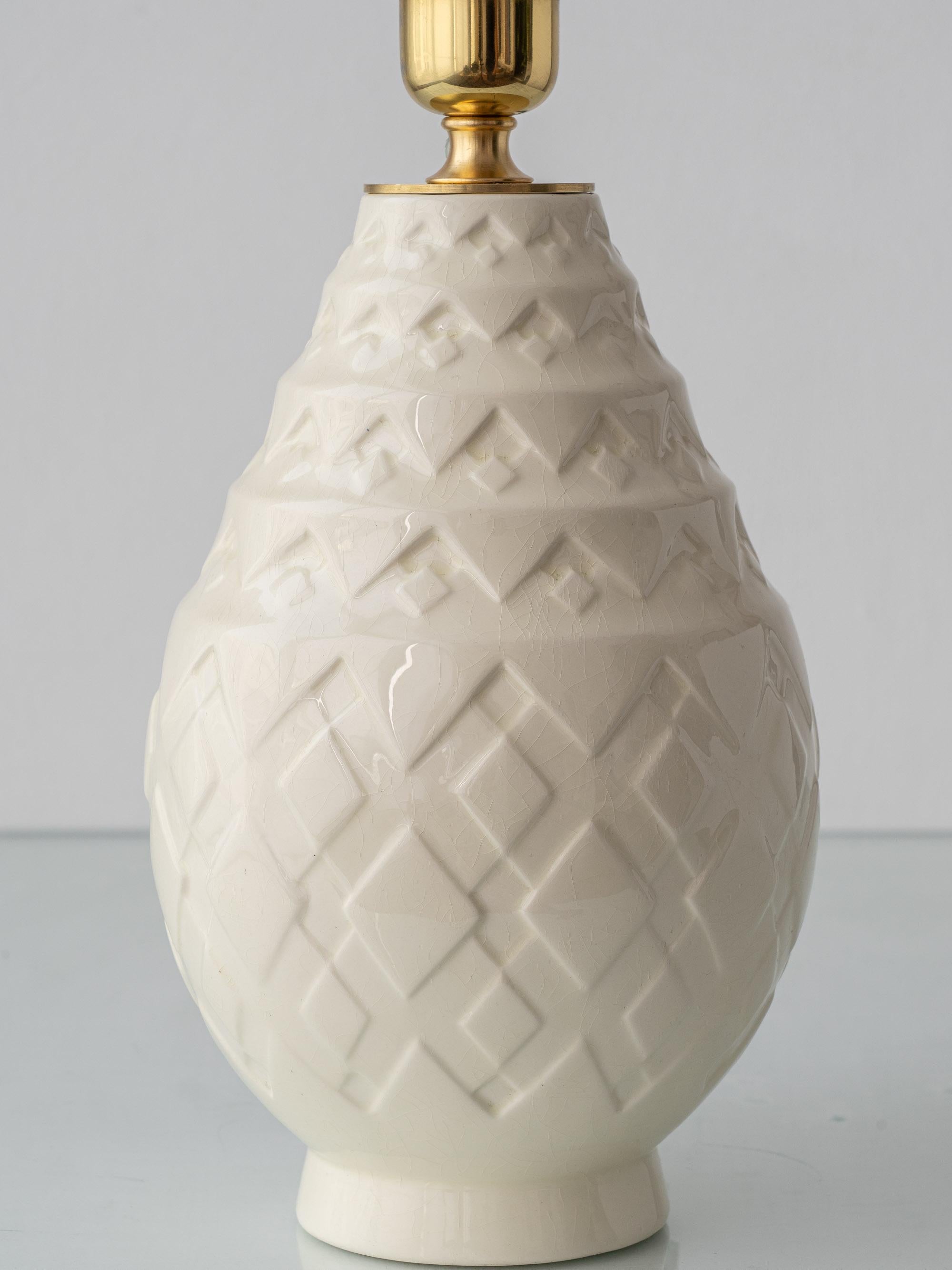Art Deco Charles Catteau Boch Frères Ananas Tischlampe, New Silk Ikat Shade im Angebot 1