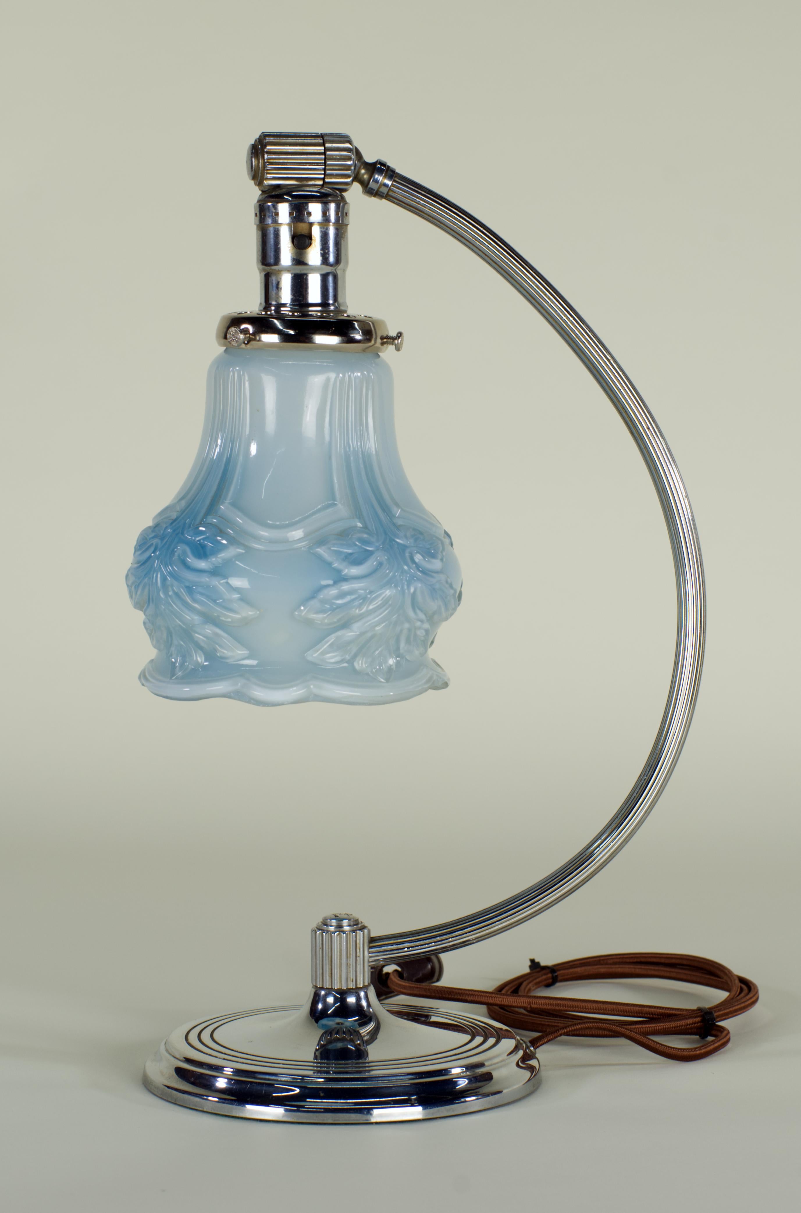 Art Deco Chase Chrom-Tischlampe (Mitte des 20. Jahrhunderts) im Angebot