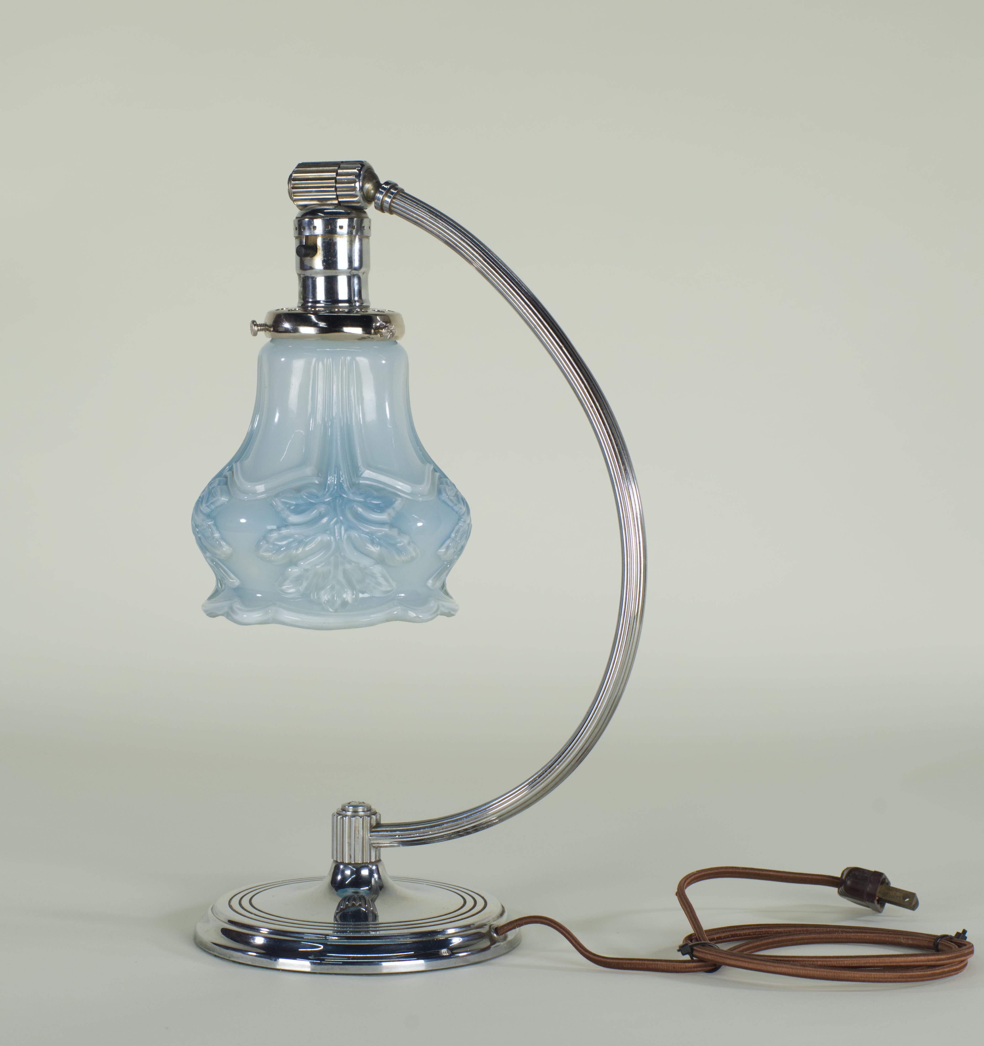 Chrome Lampe de table Art Déco Chase chromée en vente