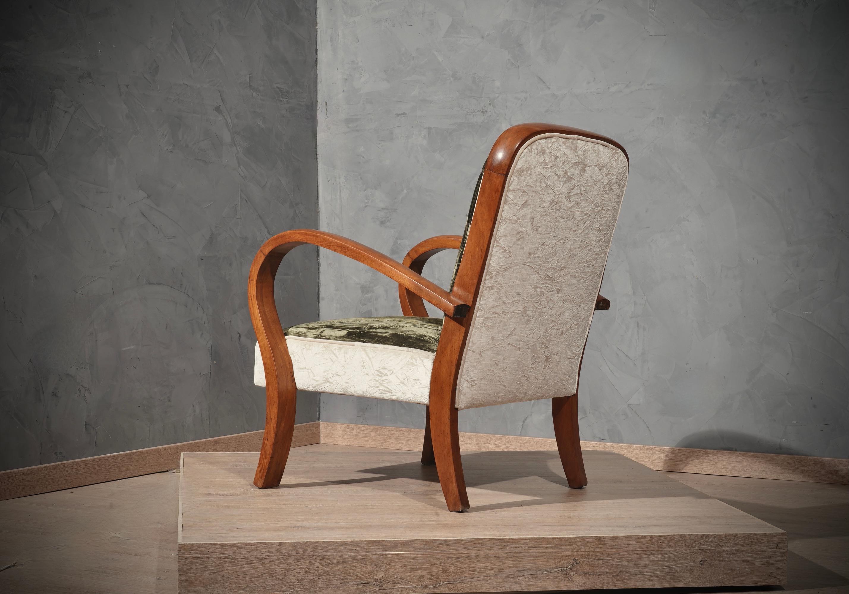 Italienische Sessel aus Kirschholz und grünem und weißem Samt im Art déco-Stil, 1940 im Zustand „Gut“ im Angebot in Rome, IT