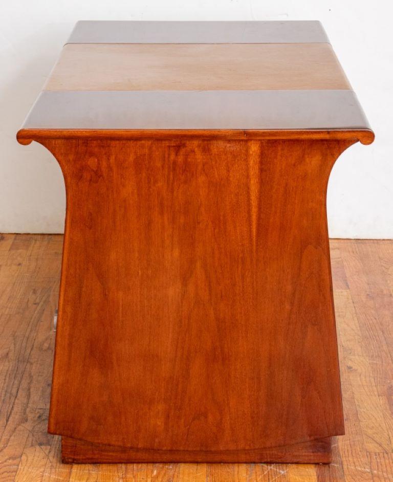 Art Deco Cherrywood Kneehole Desk In Good Condition For Sale In New York, NY