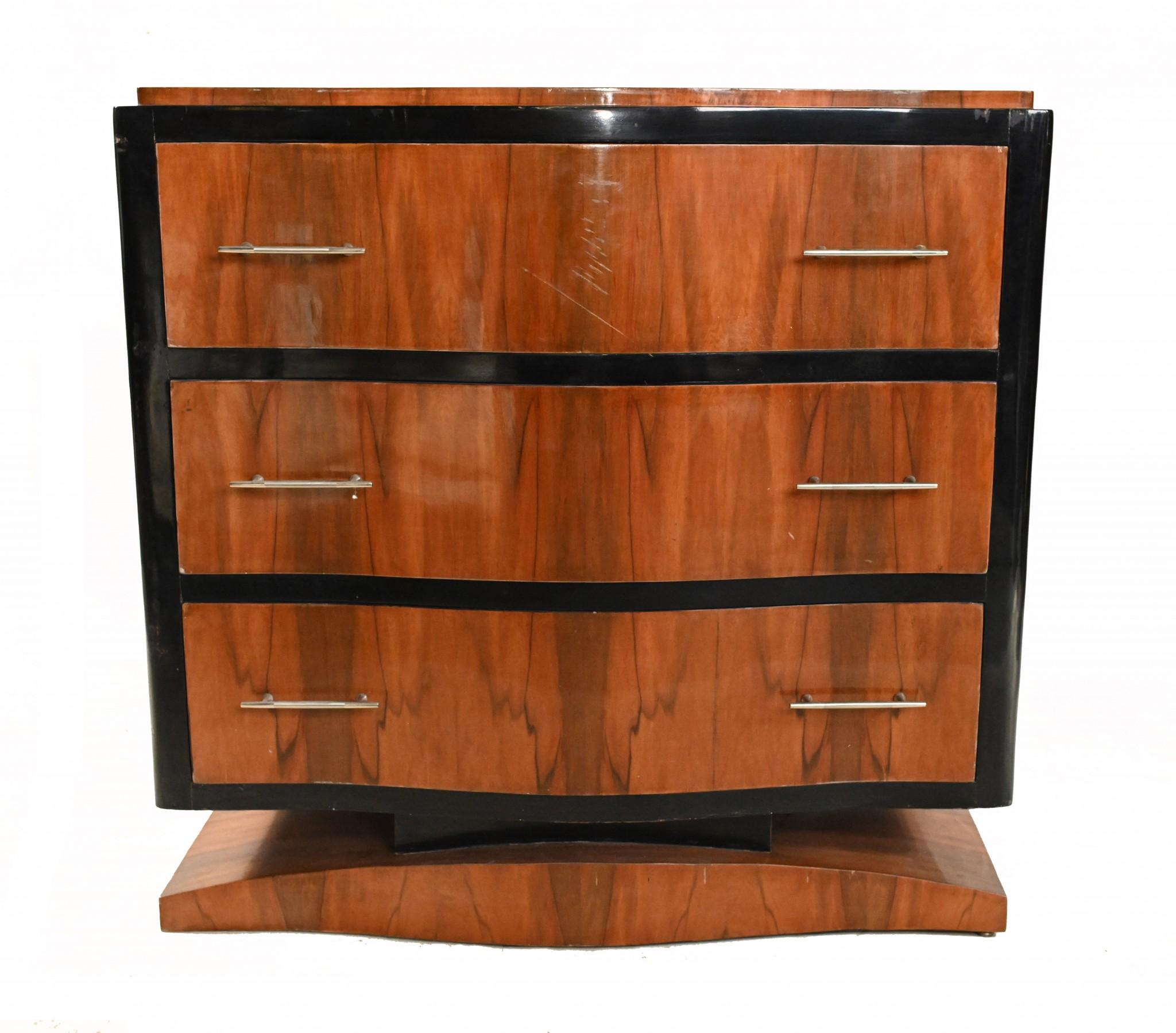 Gorgeous art deco style chest of drawers
As about as deco it gets with the clean and minimal design
Three drawers so ample storage
Offered in great shape ready for home use right away
We ship to every corner of the planet - please get in touch for a
