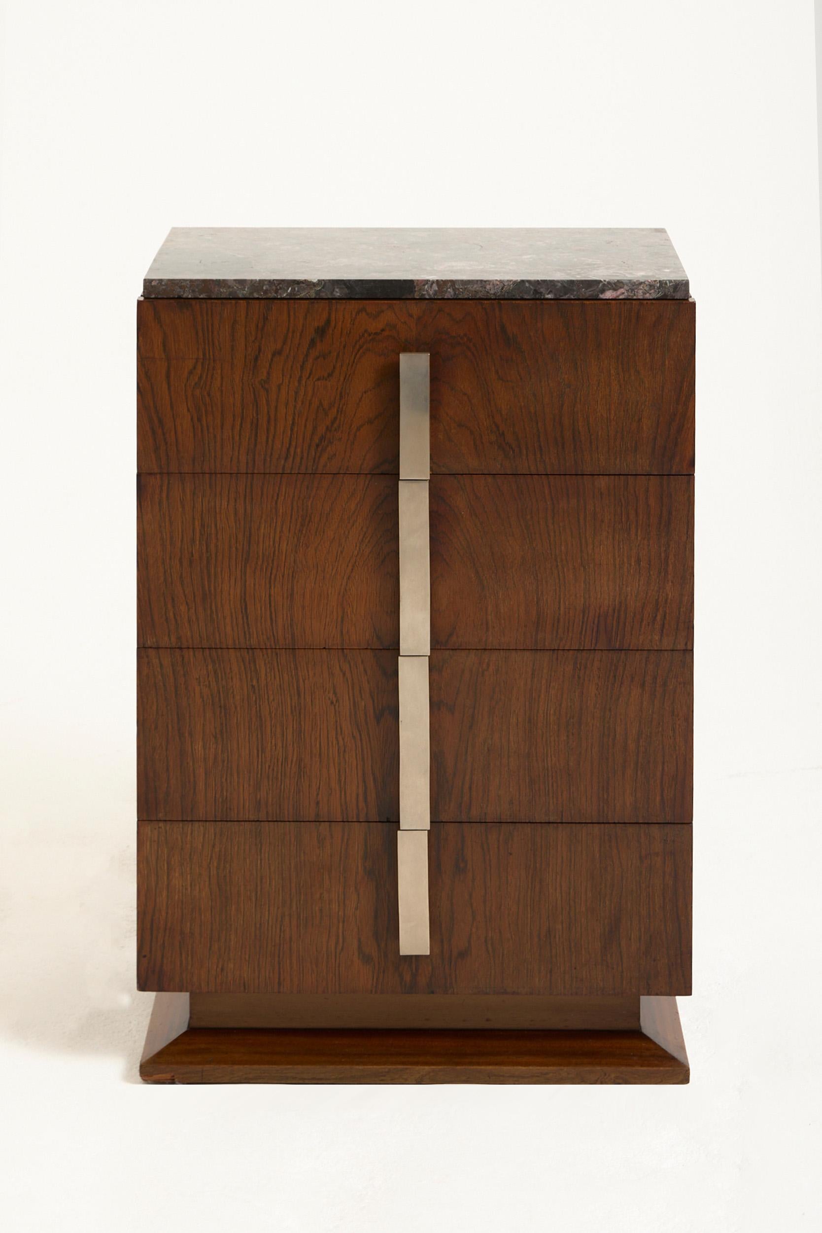 Kommode mit Marmorplatte im Art-Deco-Stil
Frankreich, ca. 1930
