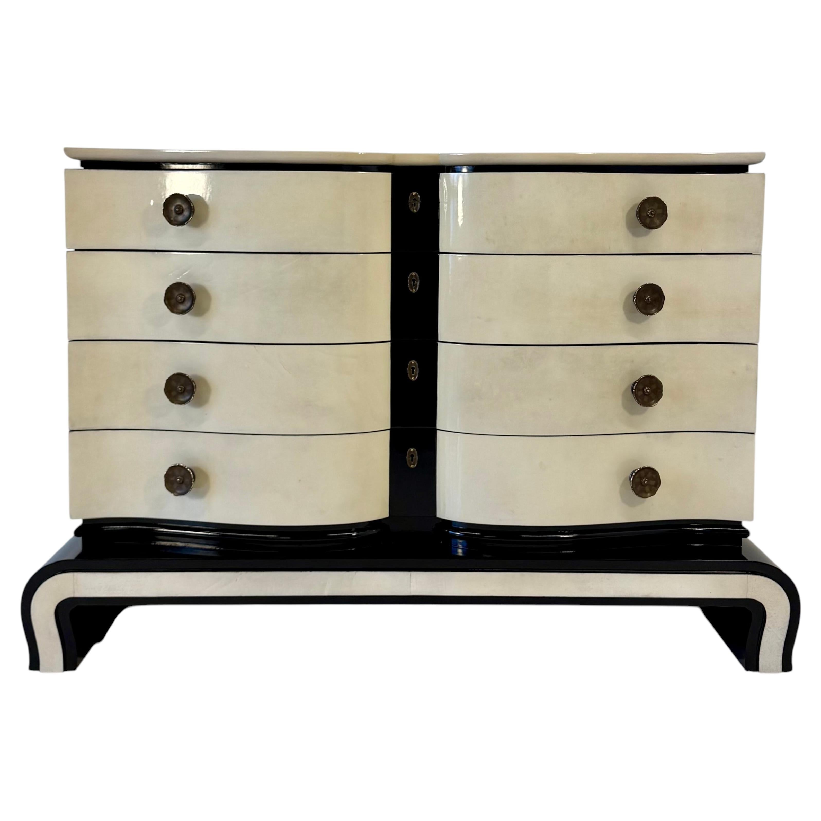 Art Deco Chest of Drawers in Parchment and Black Lacquer, attr. Borsani, 1940s