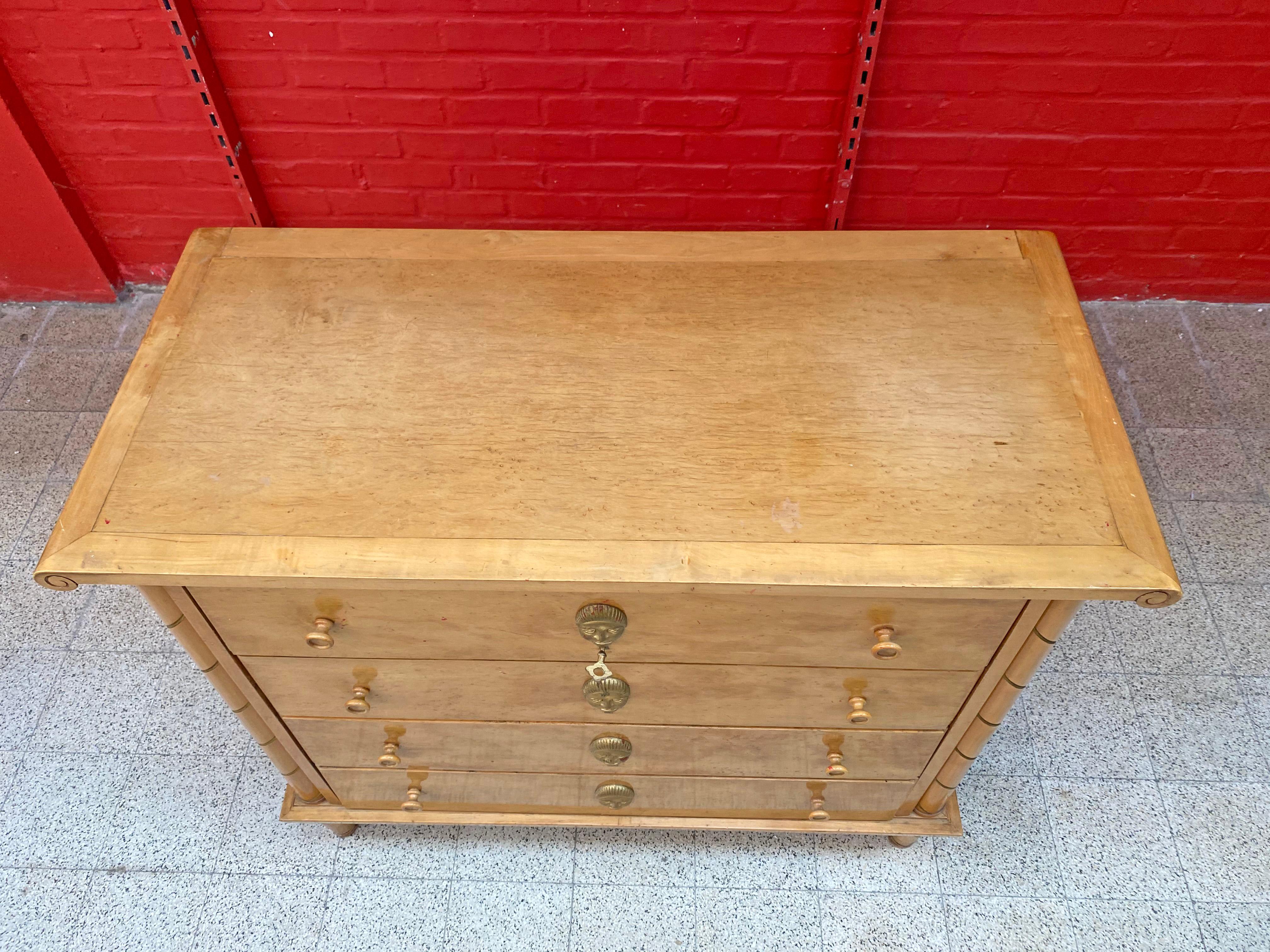 Art Deco Chest of Drawers in Maple and Bird's Eye Maple For Sale 1