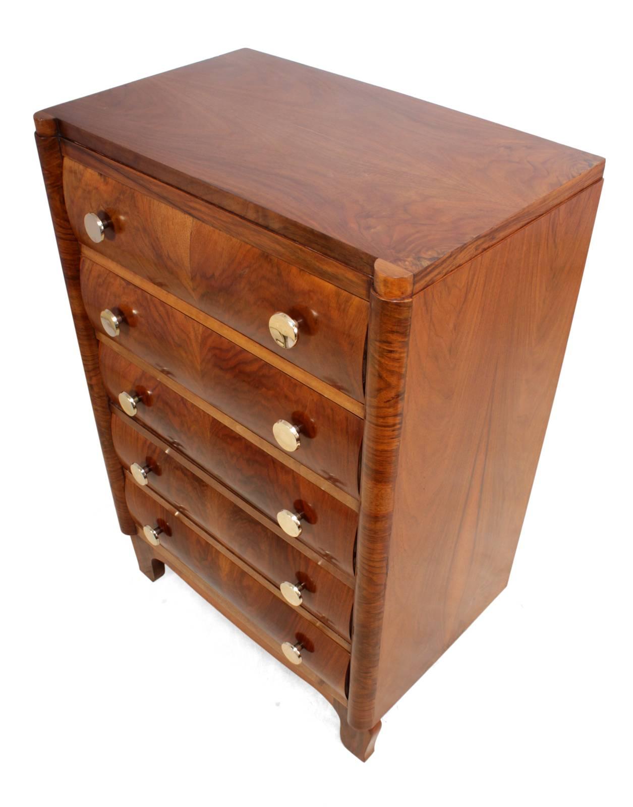Art Deco Chest of Drawers in Walnut 3