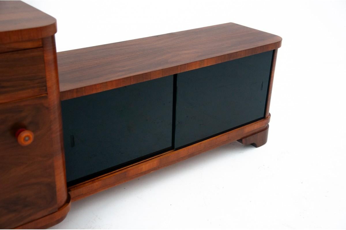 Walnut Art Deco chest of drawers, Poland, 1950s. After renovation. For Sale