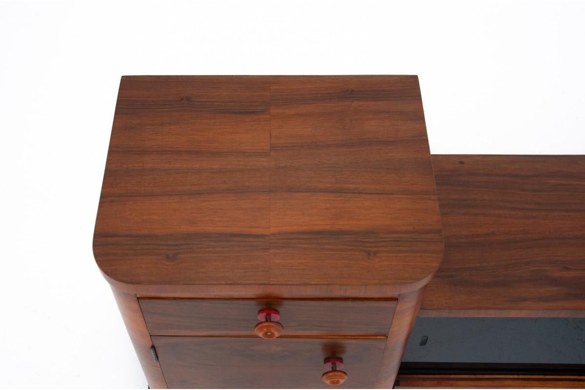 Art Deco chest of drawers, Poland, 1950s. After renovation. For Sale 2