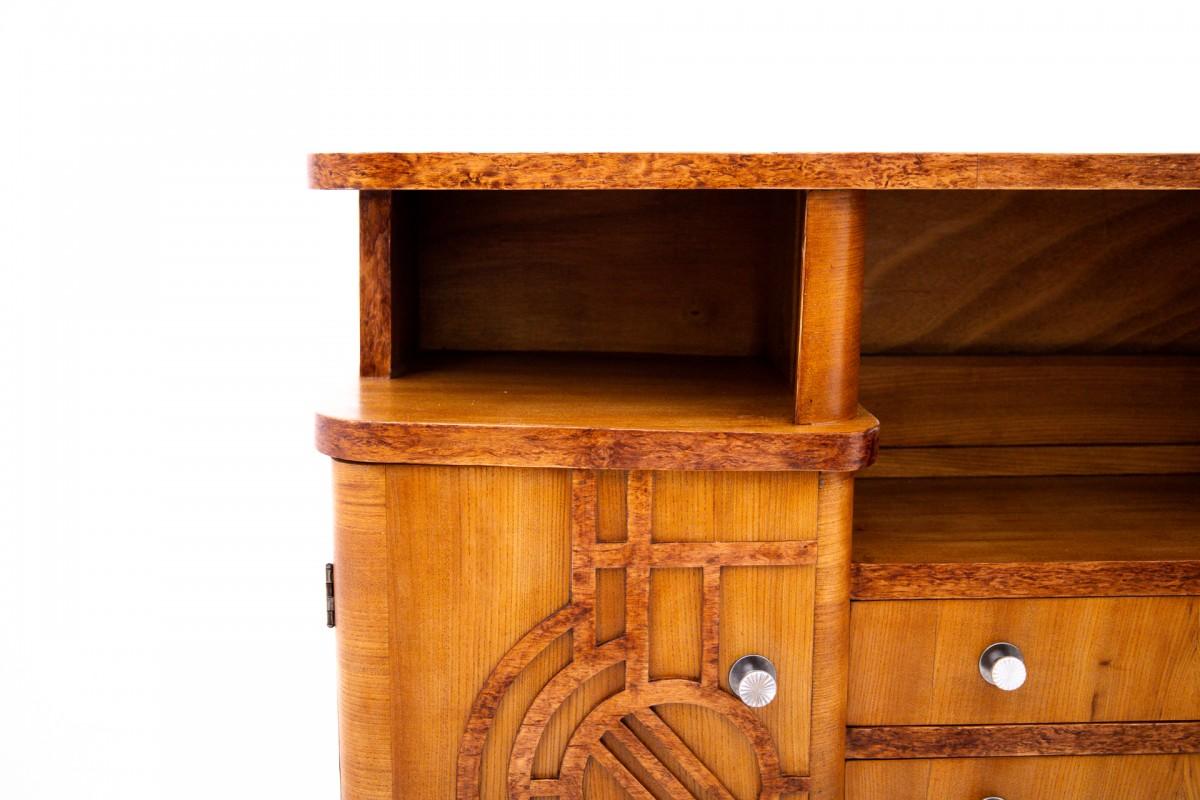 Art Deco chest of drawers, Poland, mid-20th century. For Sale 2