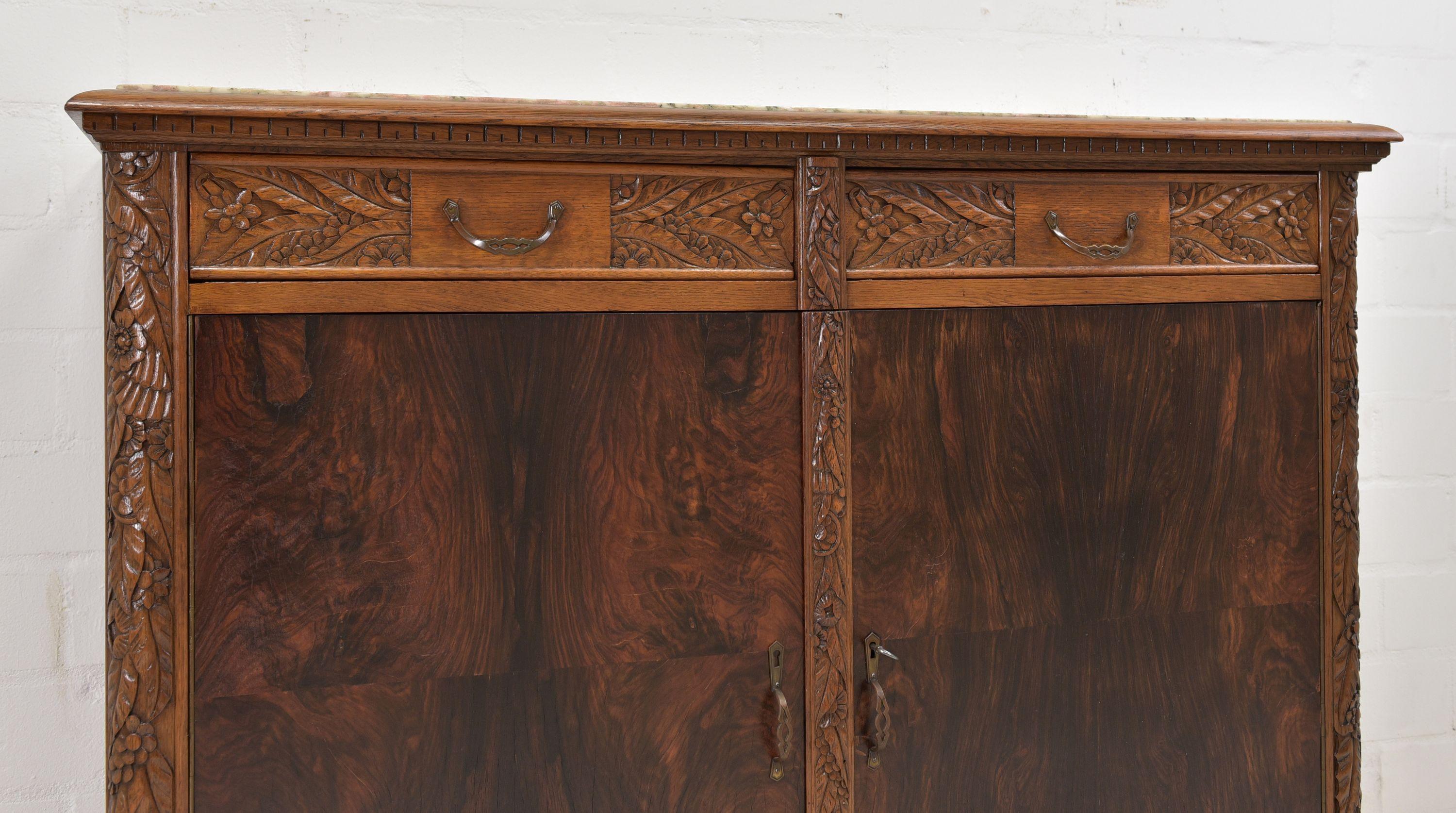 Art Deco Chest of Drawers / Sideboard in Oak Rosewood, circa 1930 For Sale 5