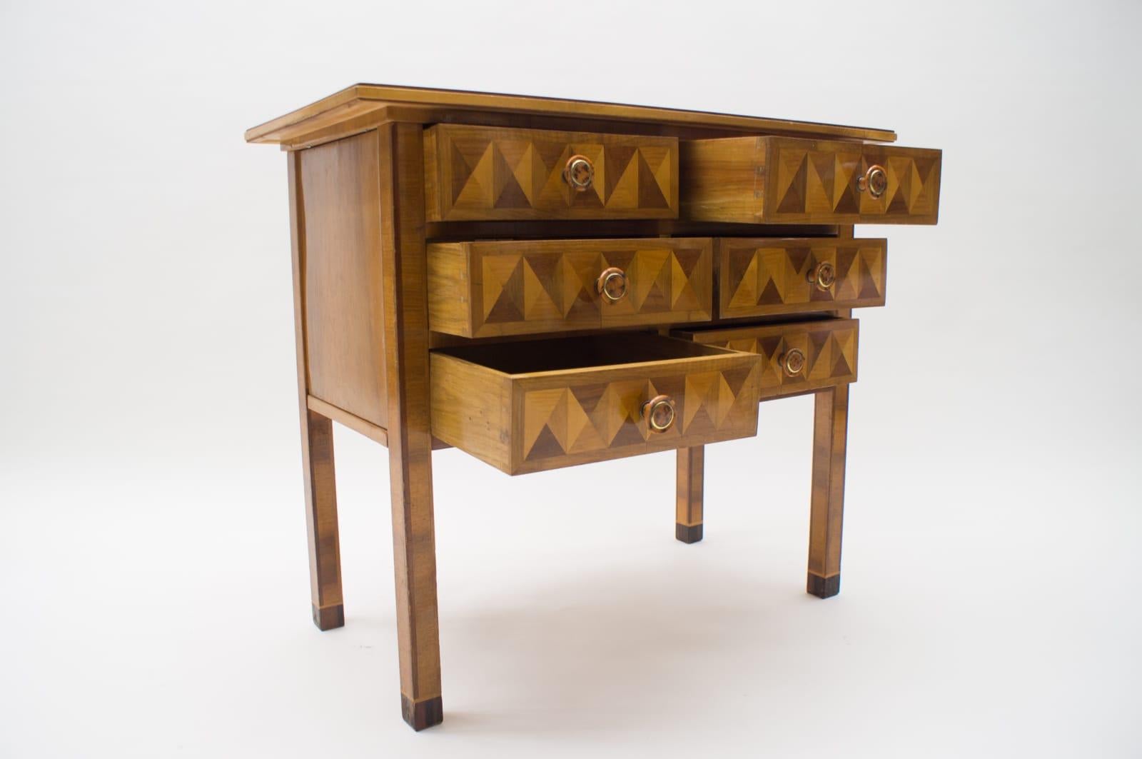 European Art Deco Chest of Drawers with 3D Pattern, 1930s