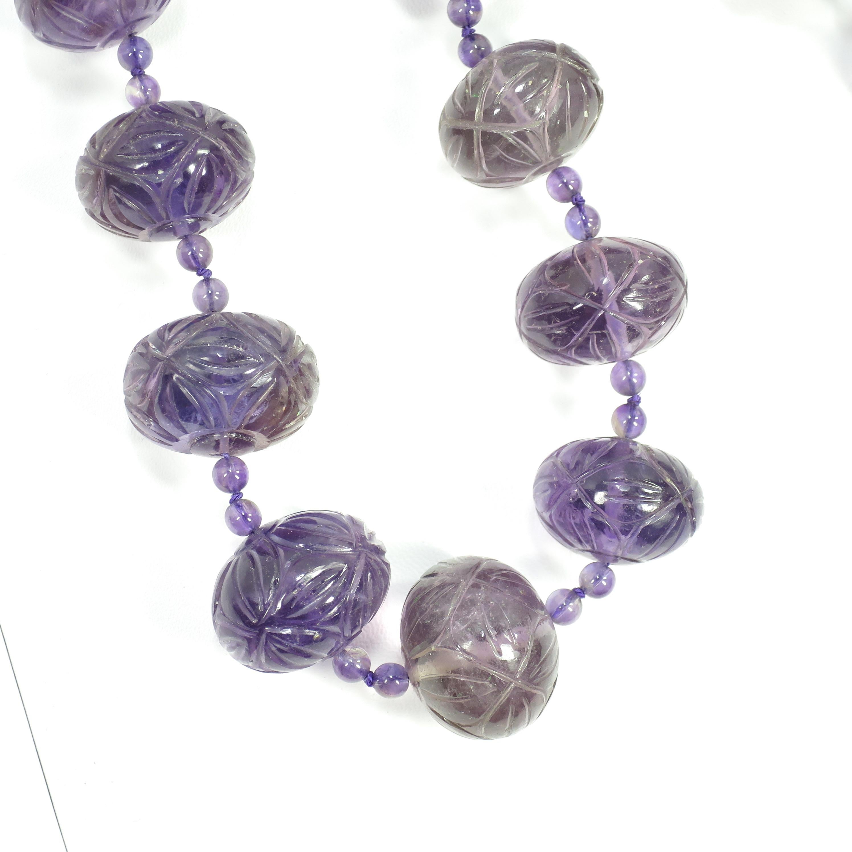 Art Deco Chinese Carved Amethyst Bead Necklace, 1920s For Sale 4