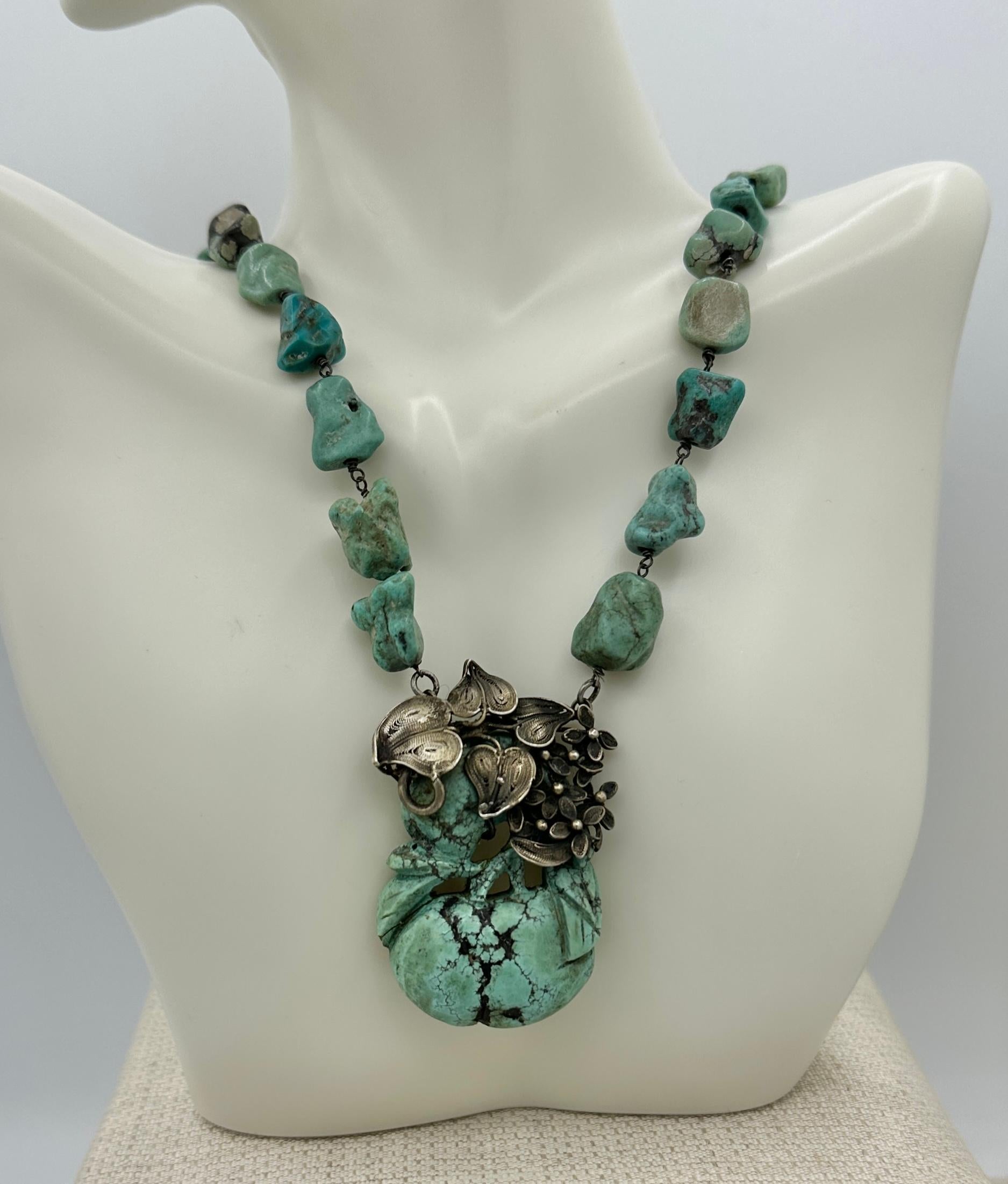 Anglo-indiano Collana d'argento in turchese naturale Art Deco Chinese Export Flower Lily Pad in vendita