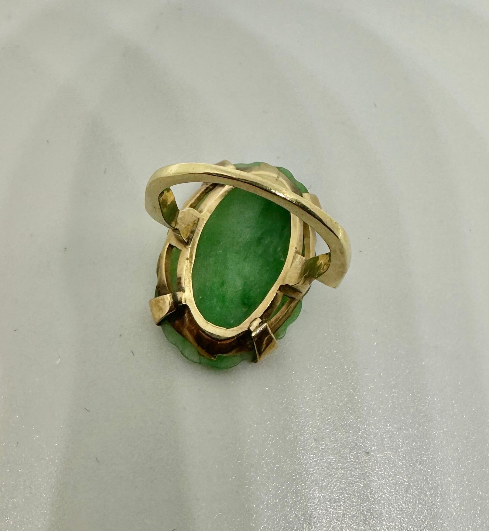 Bague Art déco chinoise en or 14 carats avec motif de fleur sculpté en vente 3