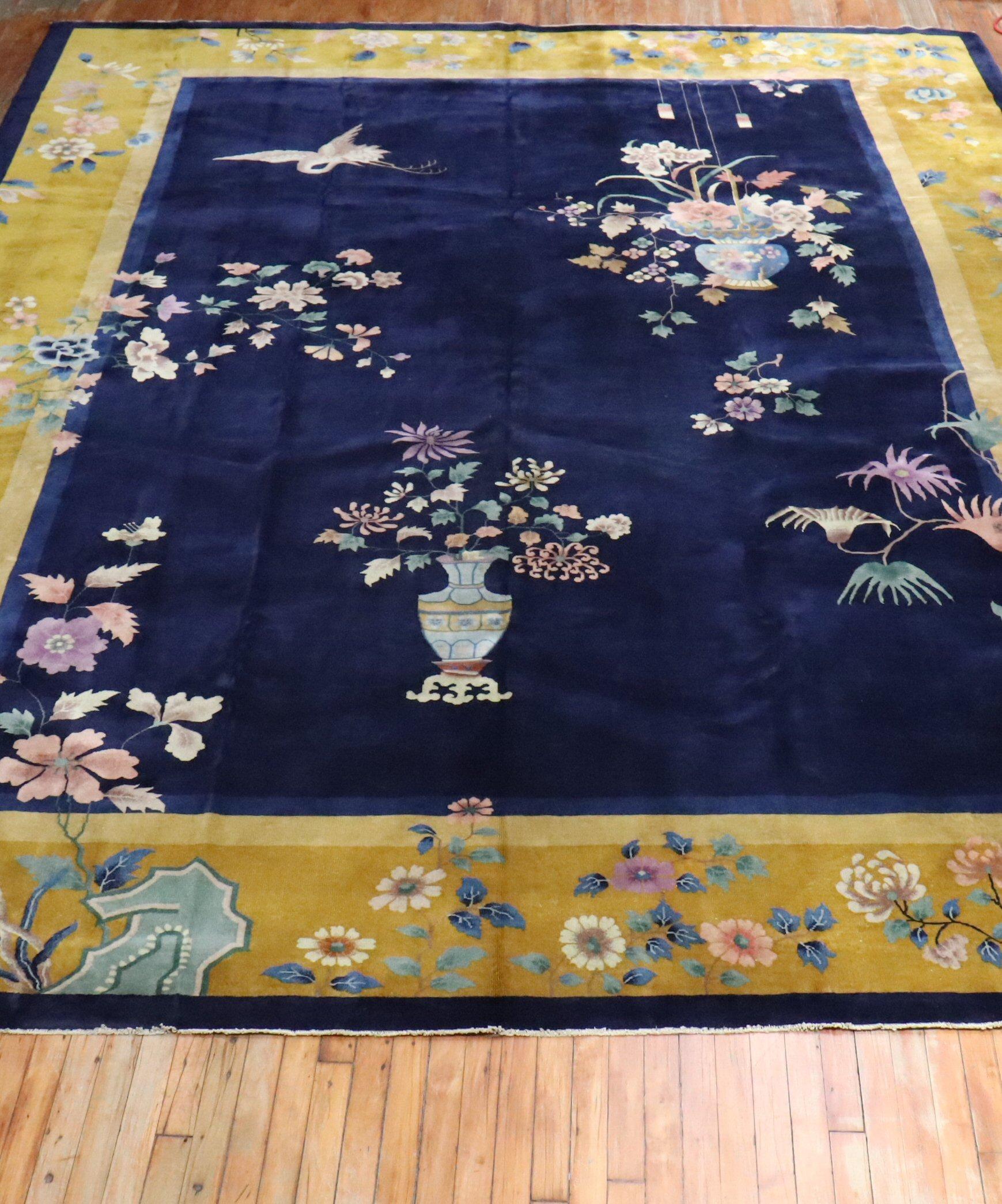 Art Deco Chinese Large Room Size Rug In Good Condition For Sale In New York, NY