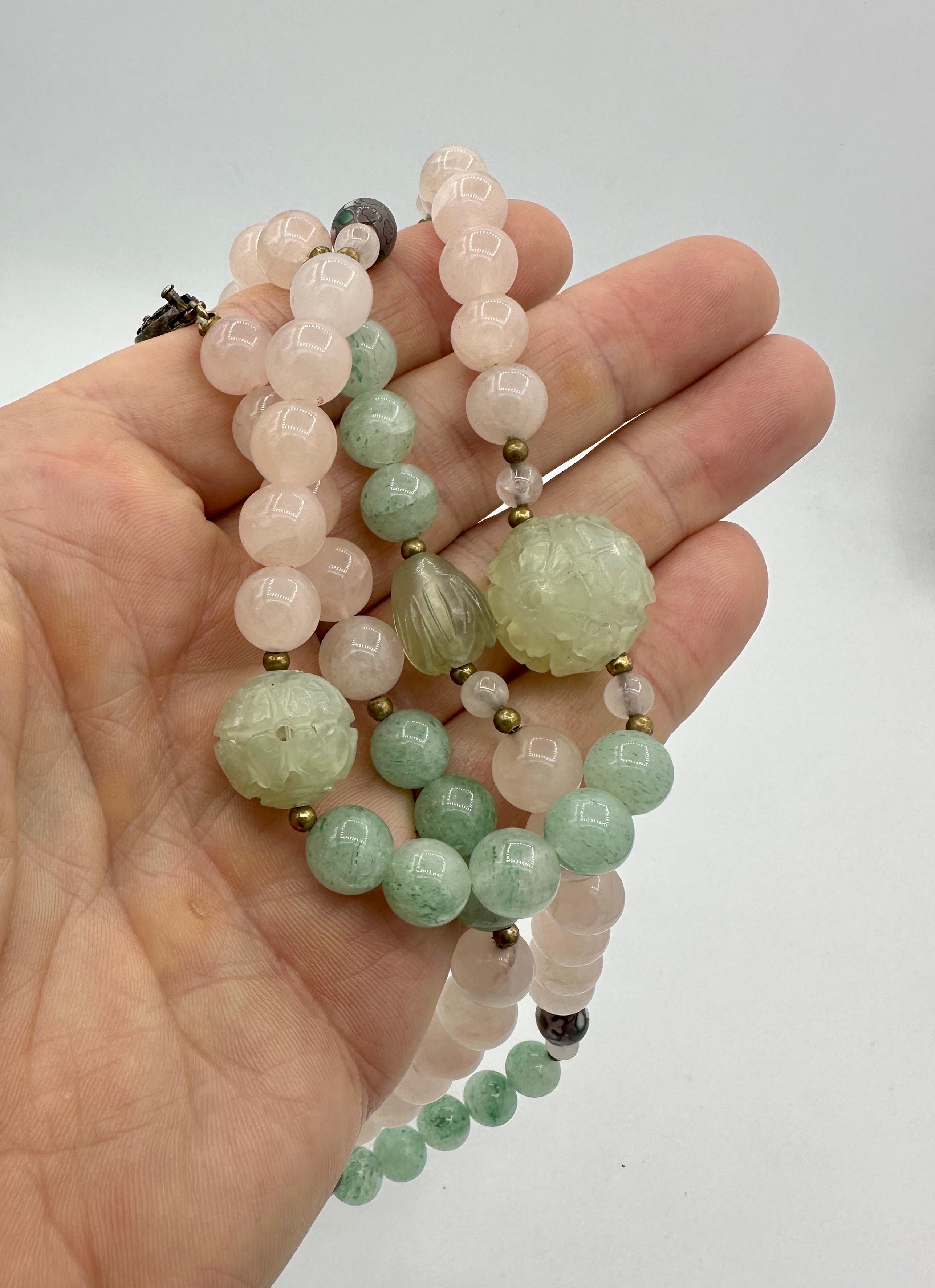Collana Art Deco cinese di rose e quarzo verde da 36