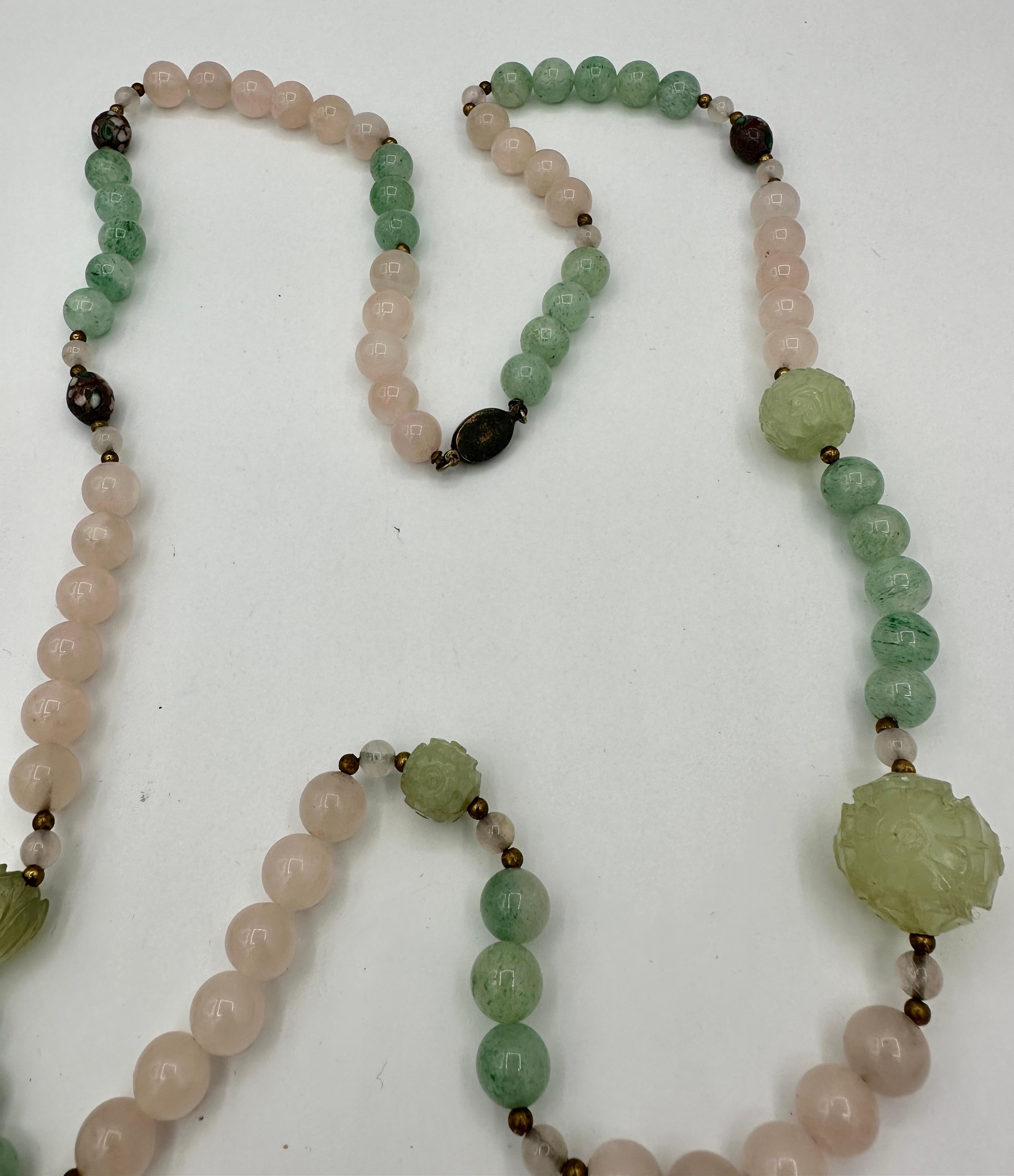 Collana Art Deco cinese di rose e quarzo verde da 36