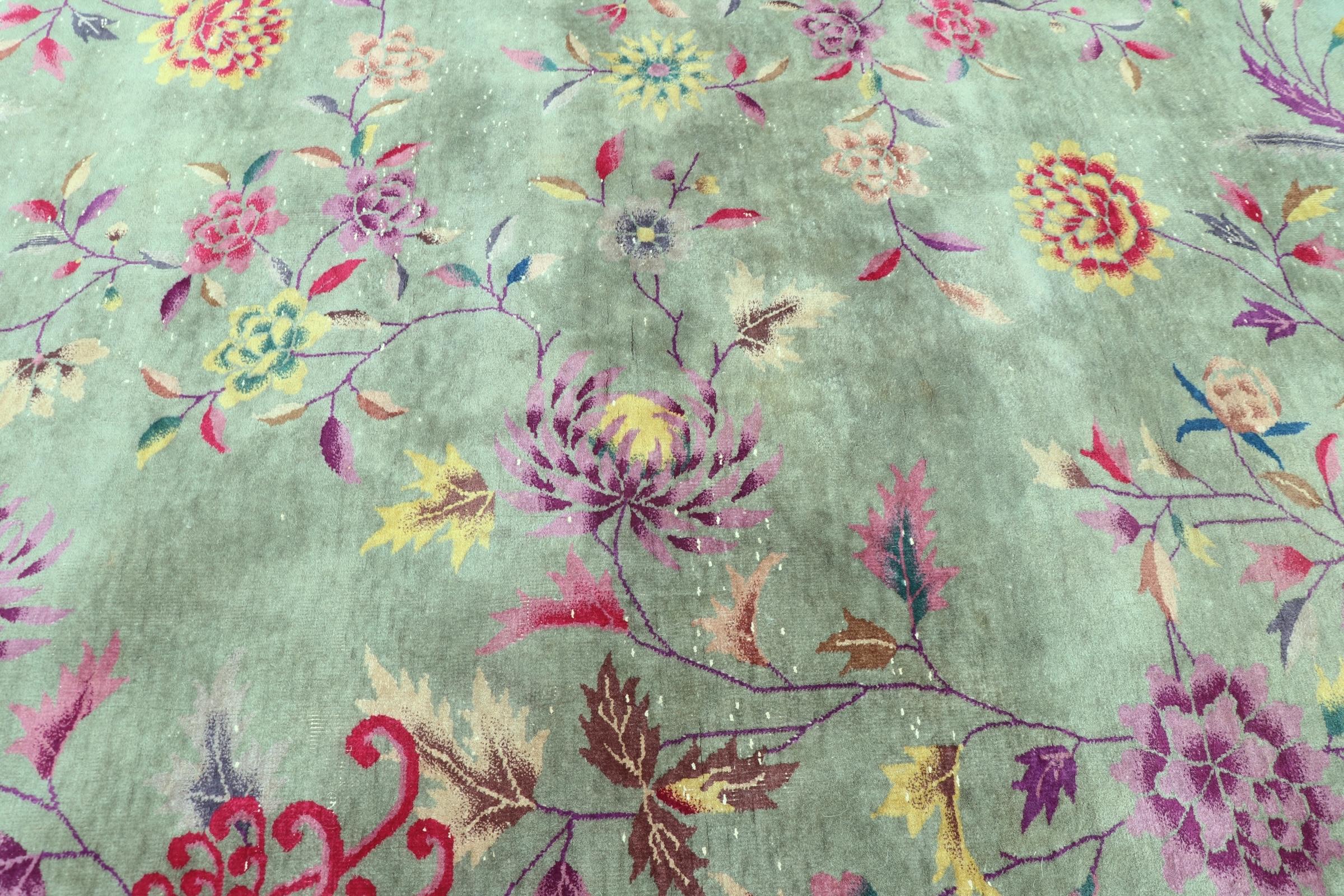 Art Deco Chinese Rug with Floral Motif c. 1920/1930's For Sale 10