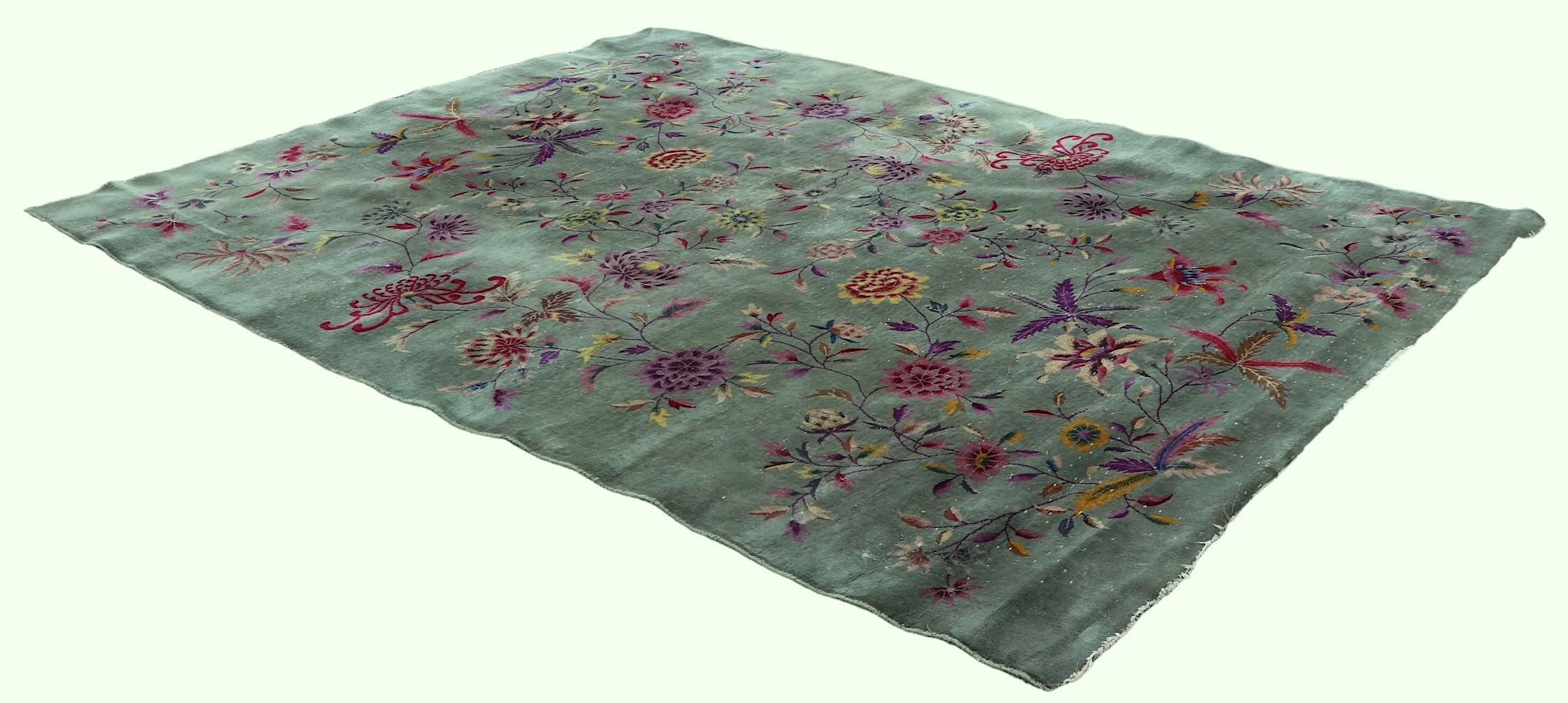 Art Deco Chinese Rug with Floral Motif c. 1920/1930's For Sale 11