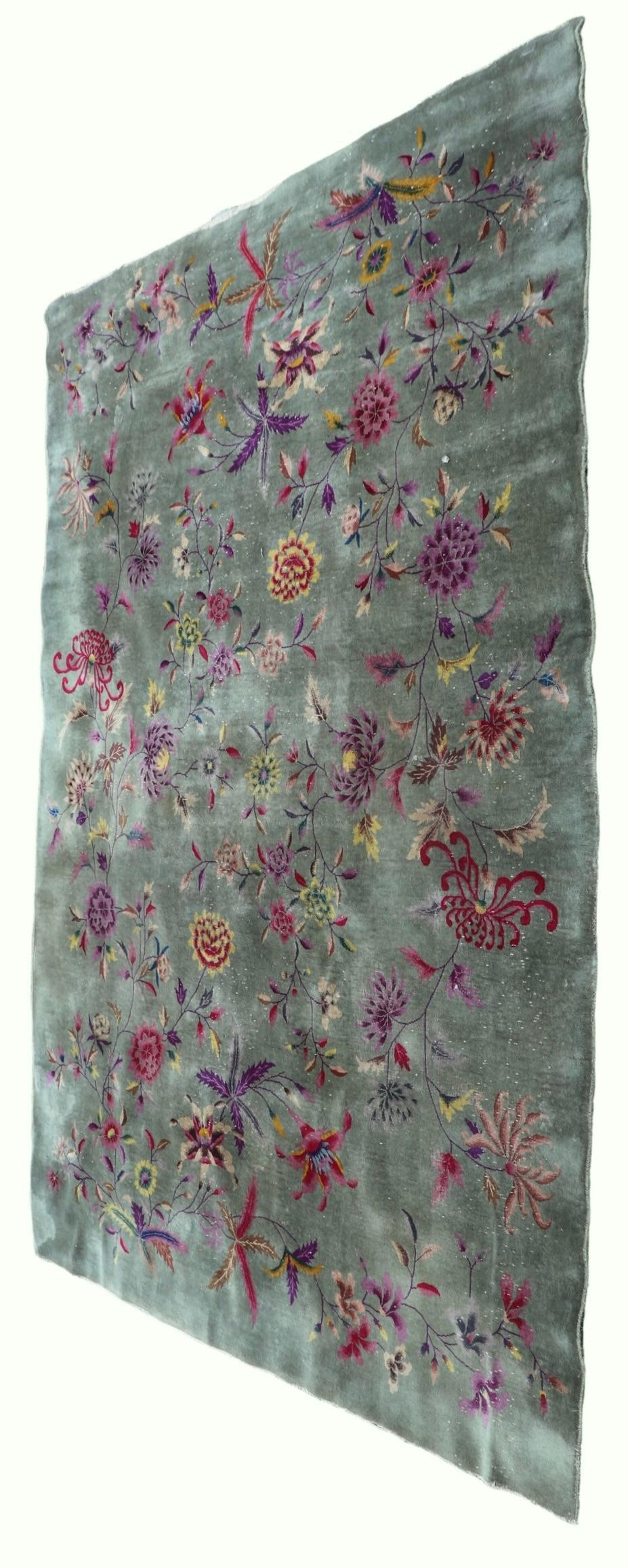 Art Deco Chinese Rug with Floral Motif c. 1920/1930's For Sale 1