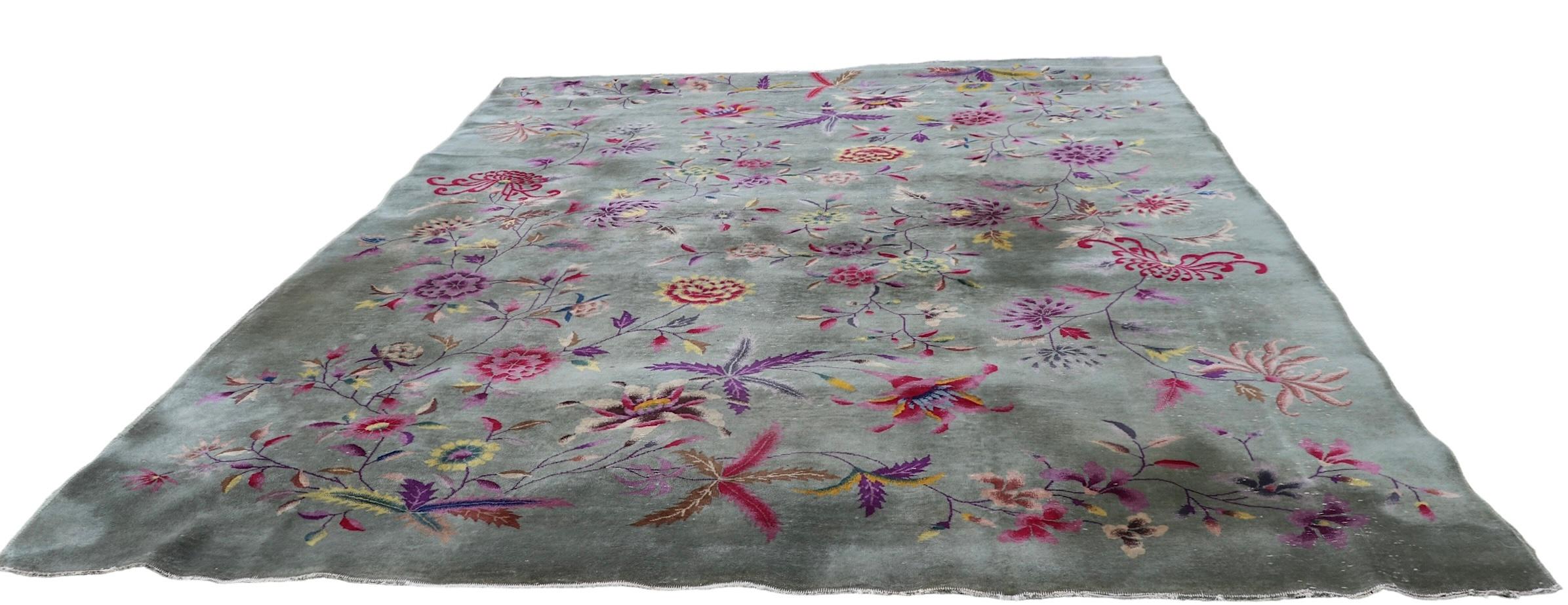 Art Deco Chinese Rug with Floral Motif c. 1920/1930's For Sale 3