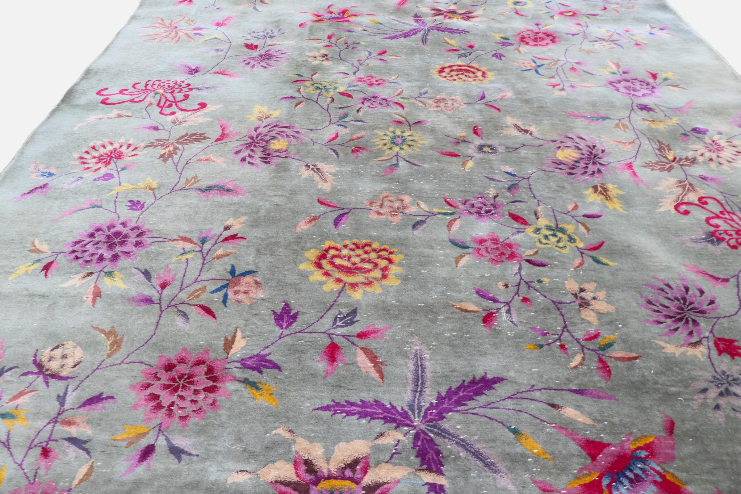 Art Deco Chinese Rug with Floral Motif c. 1920/1930's For Sale 4