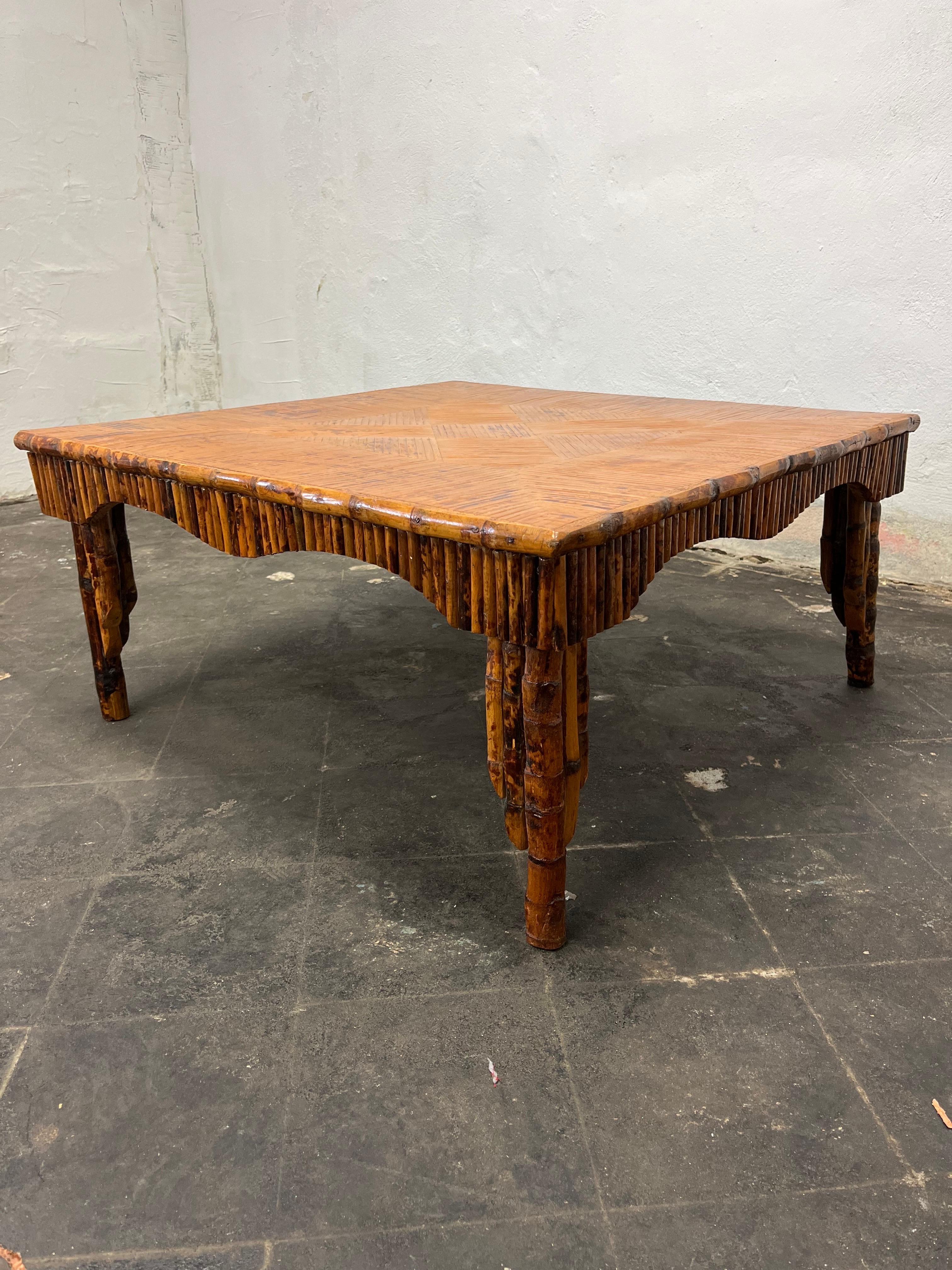 20th Century Art Decò Chinoiserie Bamboo Coffee Table For Sale