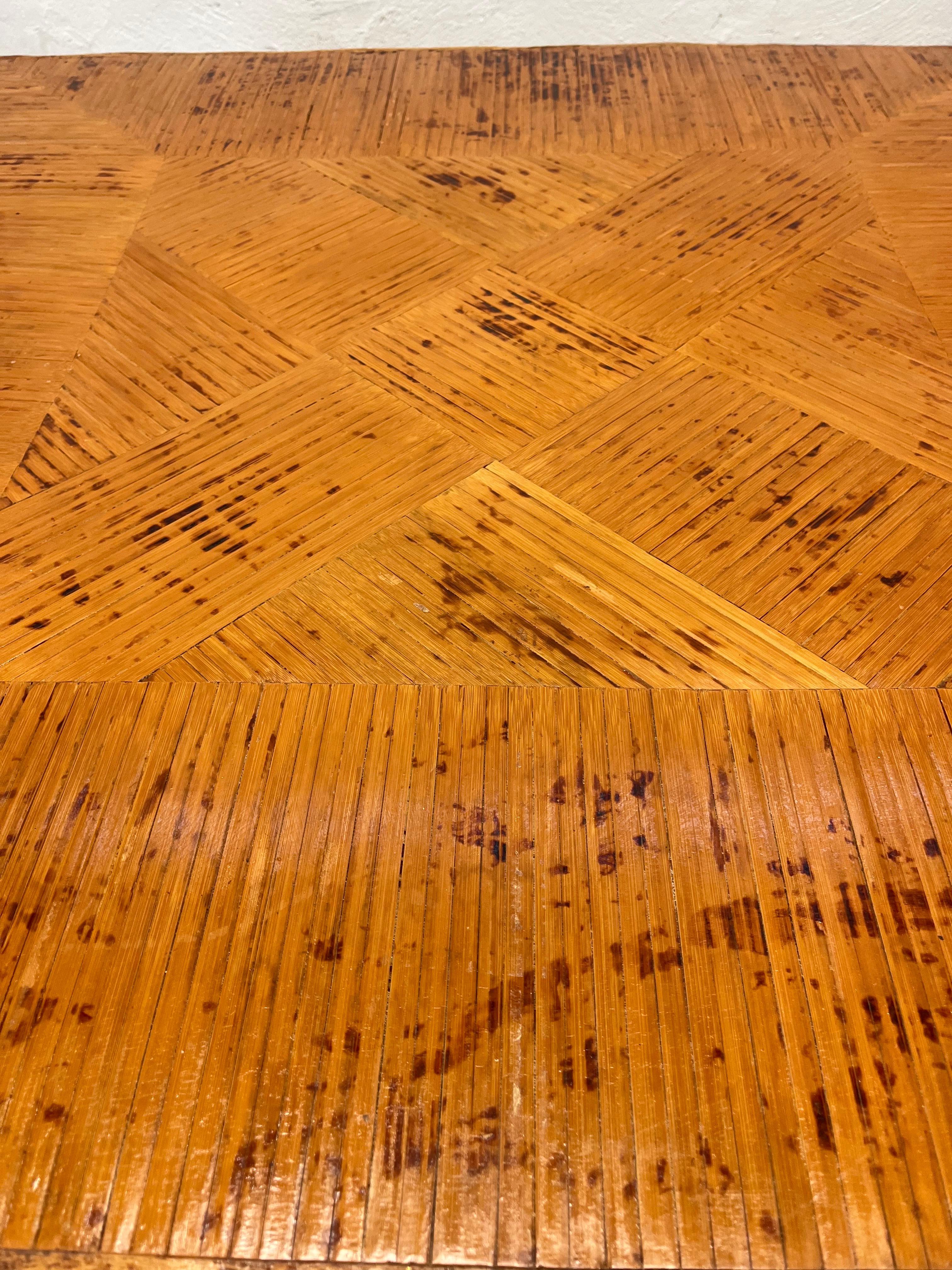 20ième siècle Table basse en bambou Art Decò Chinoiserie en vente