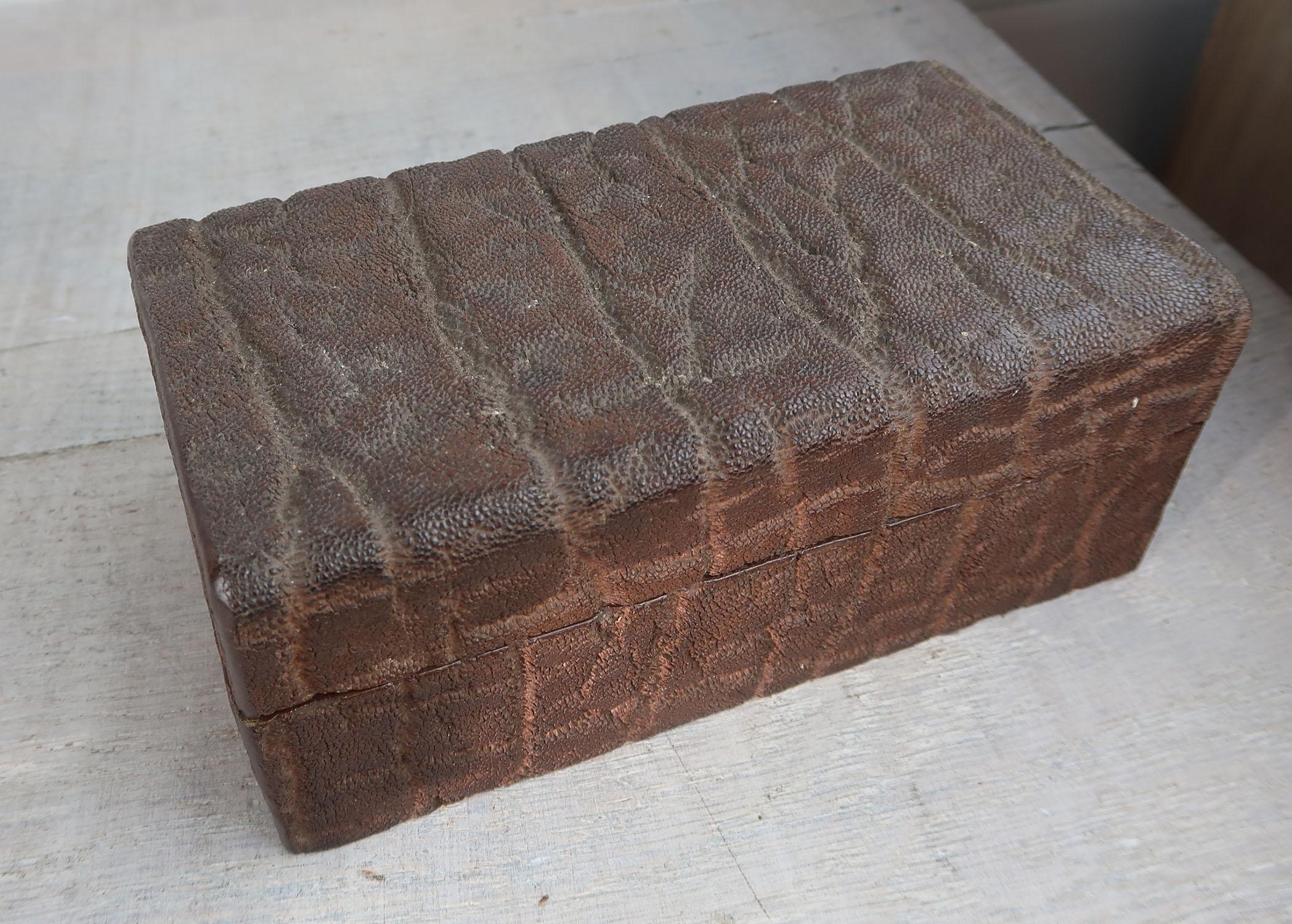 Art Deco Chocolate Shagreen Cigarette Box, English, circa 1930 In Good Condition In St Annes, Lancashire