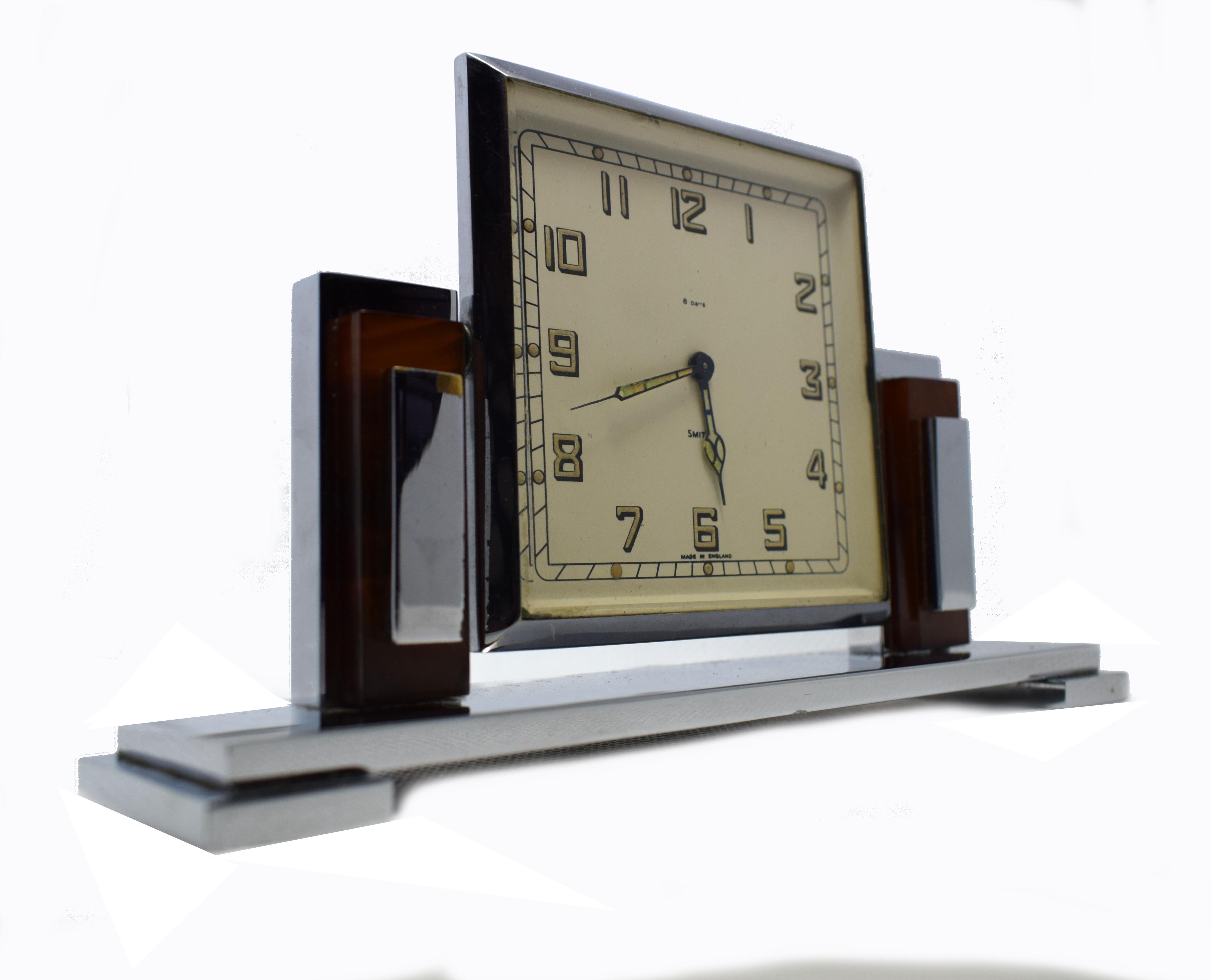 For your consideration is this very stylish 1930s Art Deco clock by Smiths. Quite a weighty clock we have to say considering it's size and in great condition. The chrome is bright and crisp and free from nasty scratches, tarnishing etc, there is one