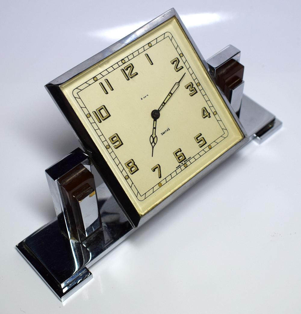 Glass Art Deco Chrome and Bakelite Eight Day Clock