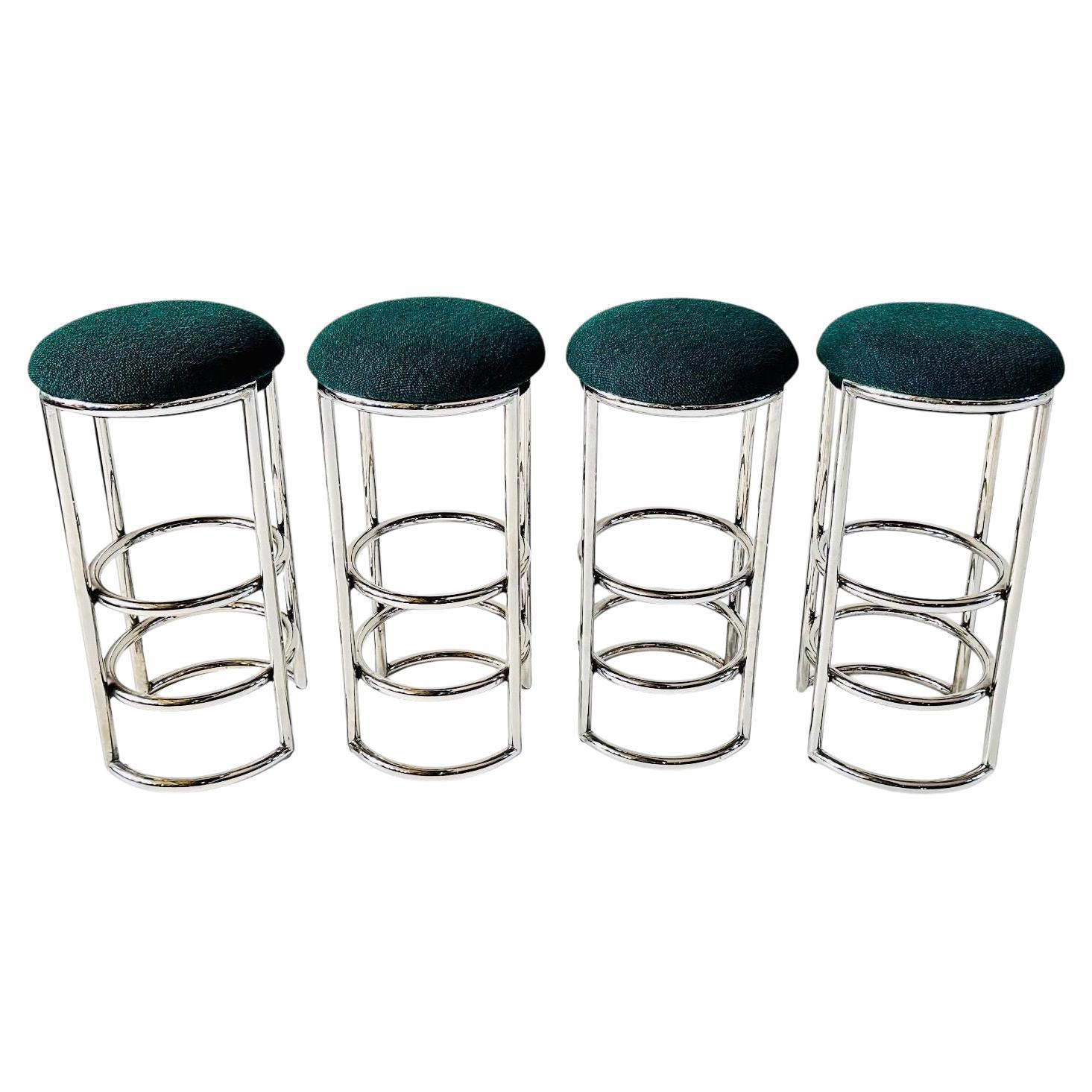 Taburetes de bar Art Déco Chase de cromo y boucle en venta