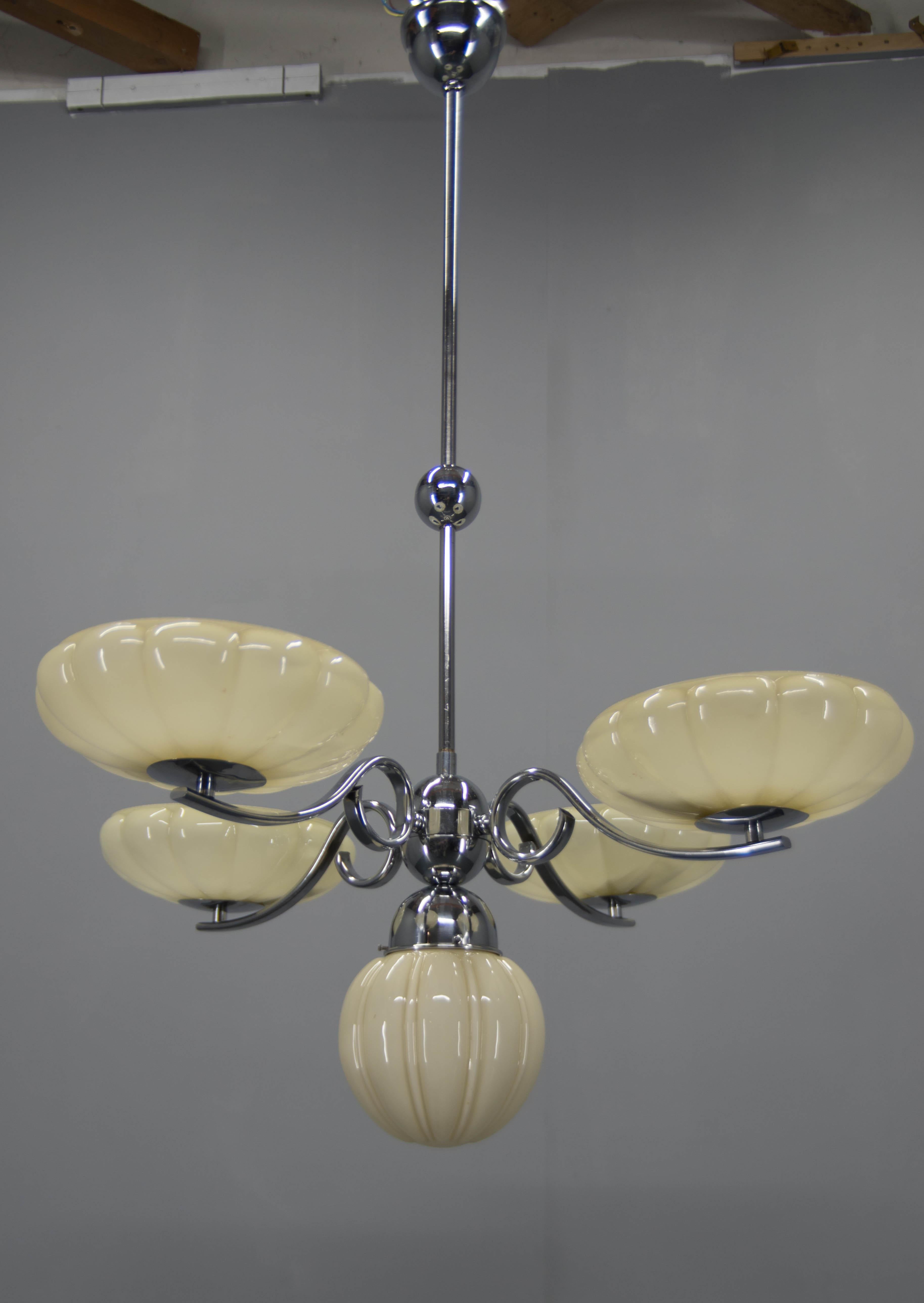 Ceco Lampadario Art Deco in vetro e cromo, anni '30 in vendita