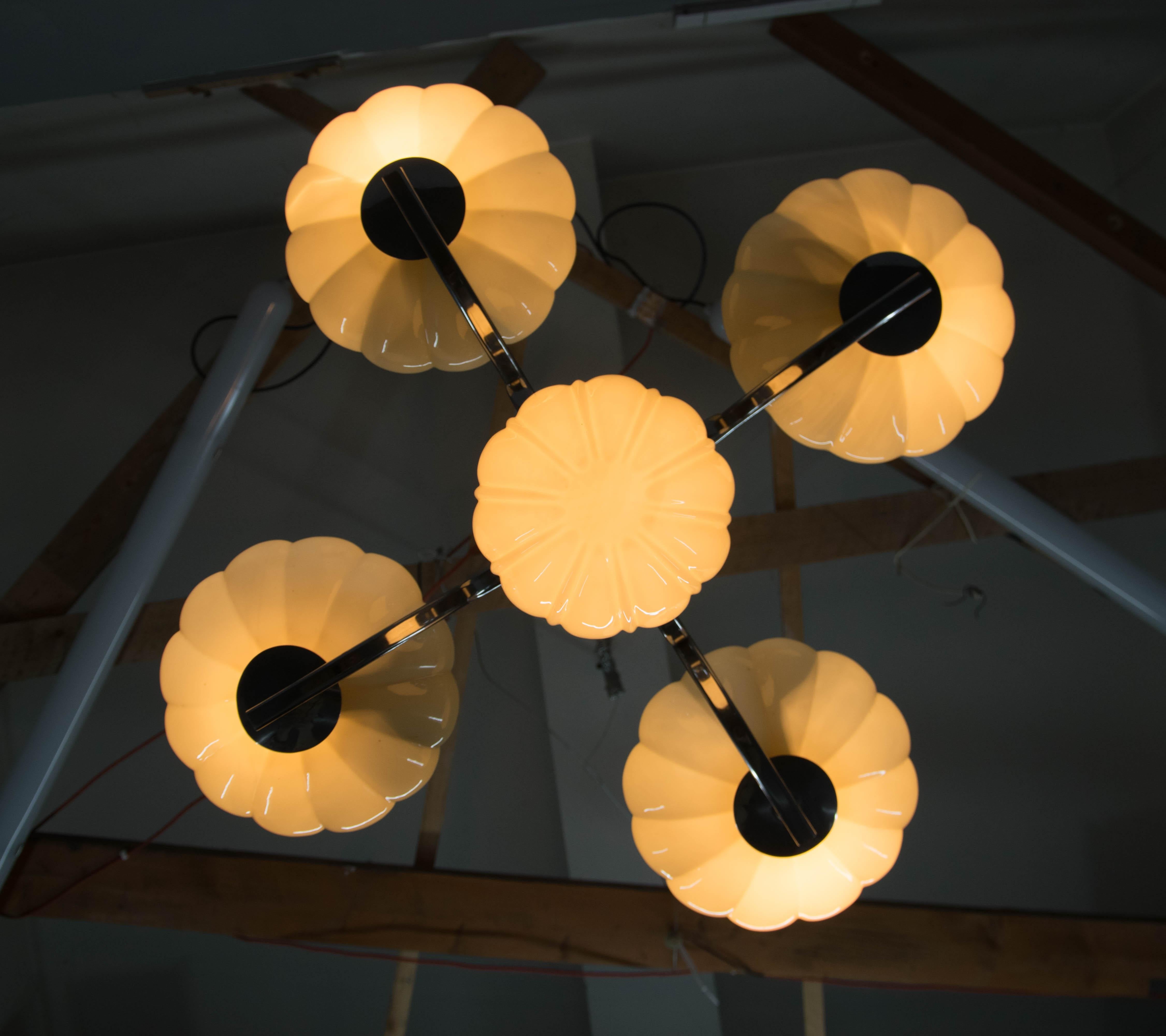 Lampadario Art Deco in vetro e cromo, anni '30 in vendita 2