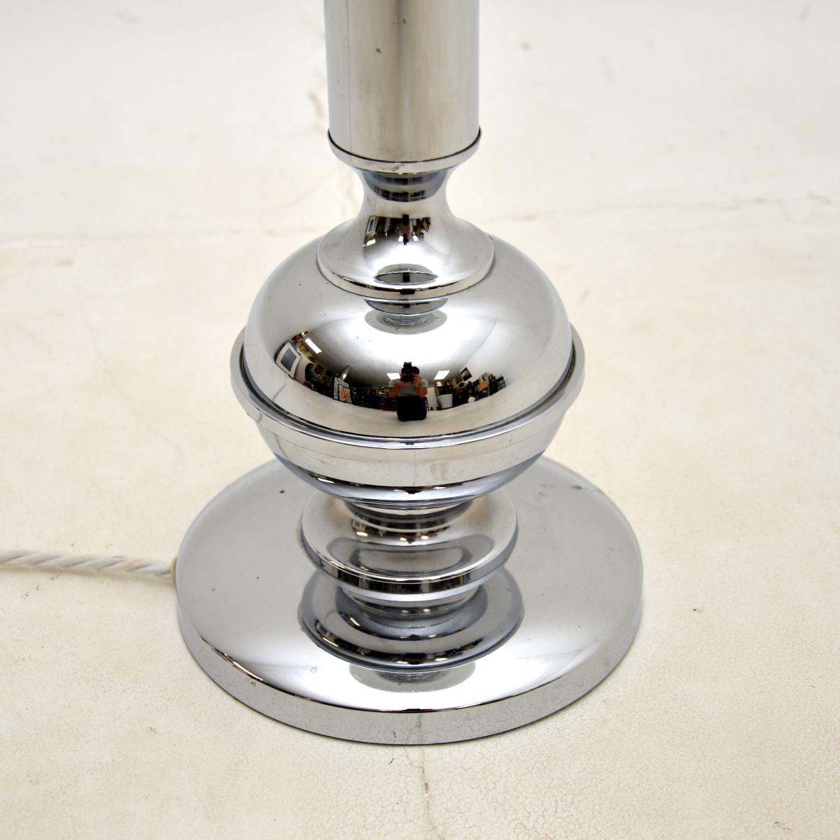 Lámpara de mesa Art Decó de cromo y cristal en Bueno estado para la venta en London, GB