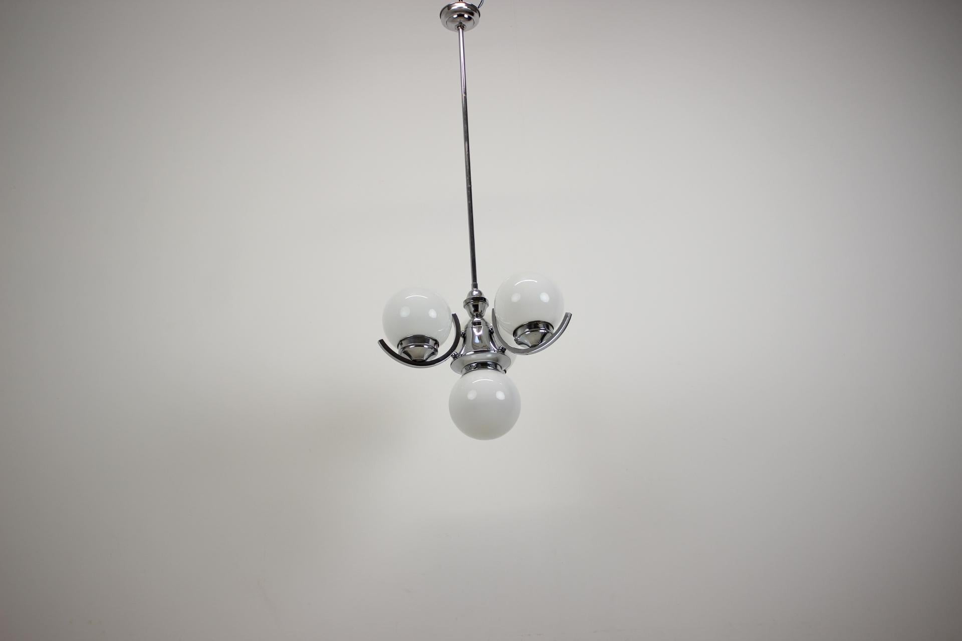Lampadario Art Deco cromato, anni '30, Cecoslovacchia In condizioni buone in vendita a Praha, CZ