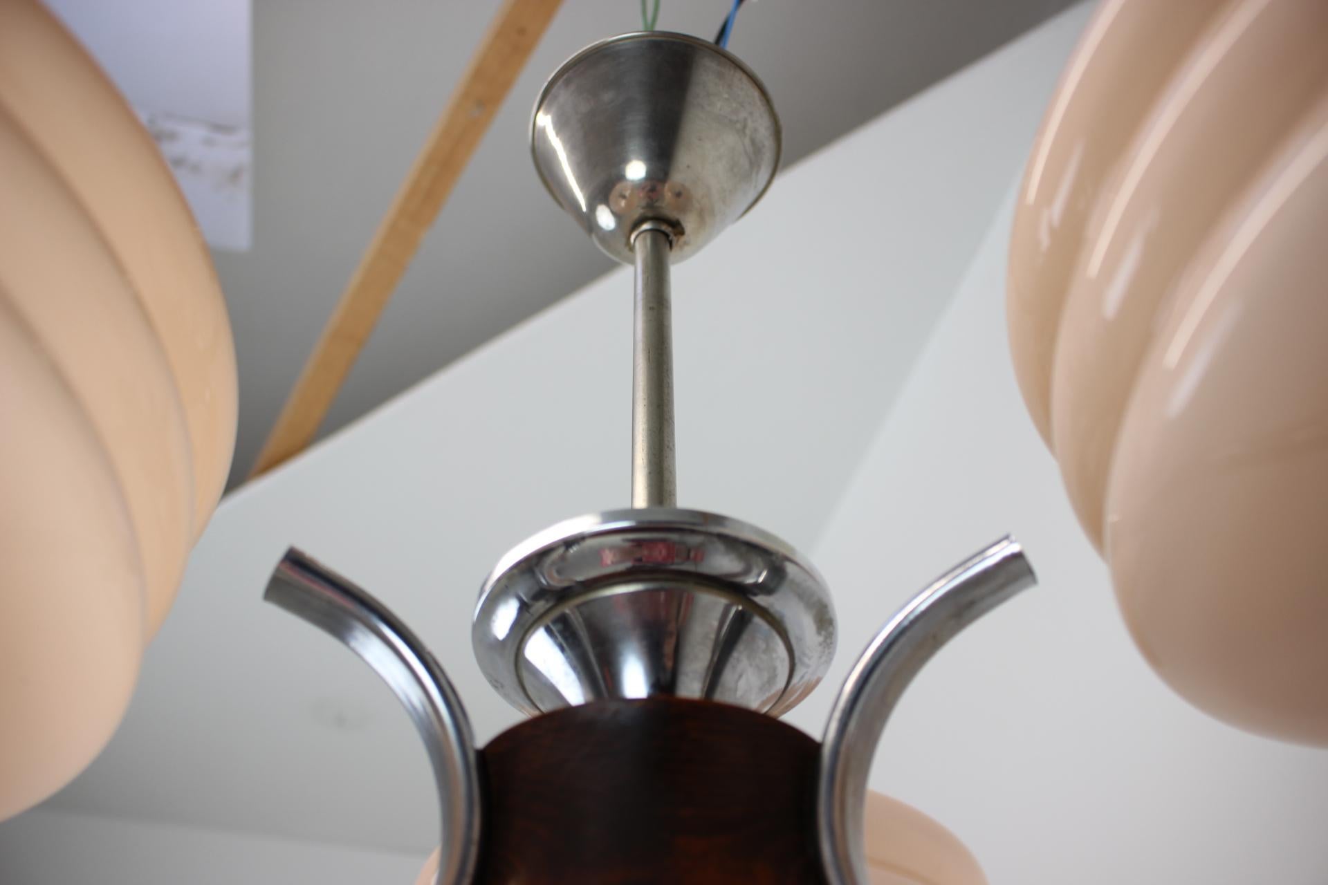 XX secolo Lampadario Art Deco in cromo e vetro rosa, anni '30, Cecoslovacchia in vendita