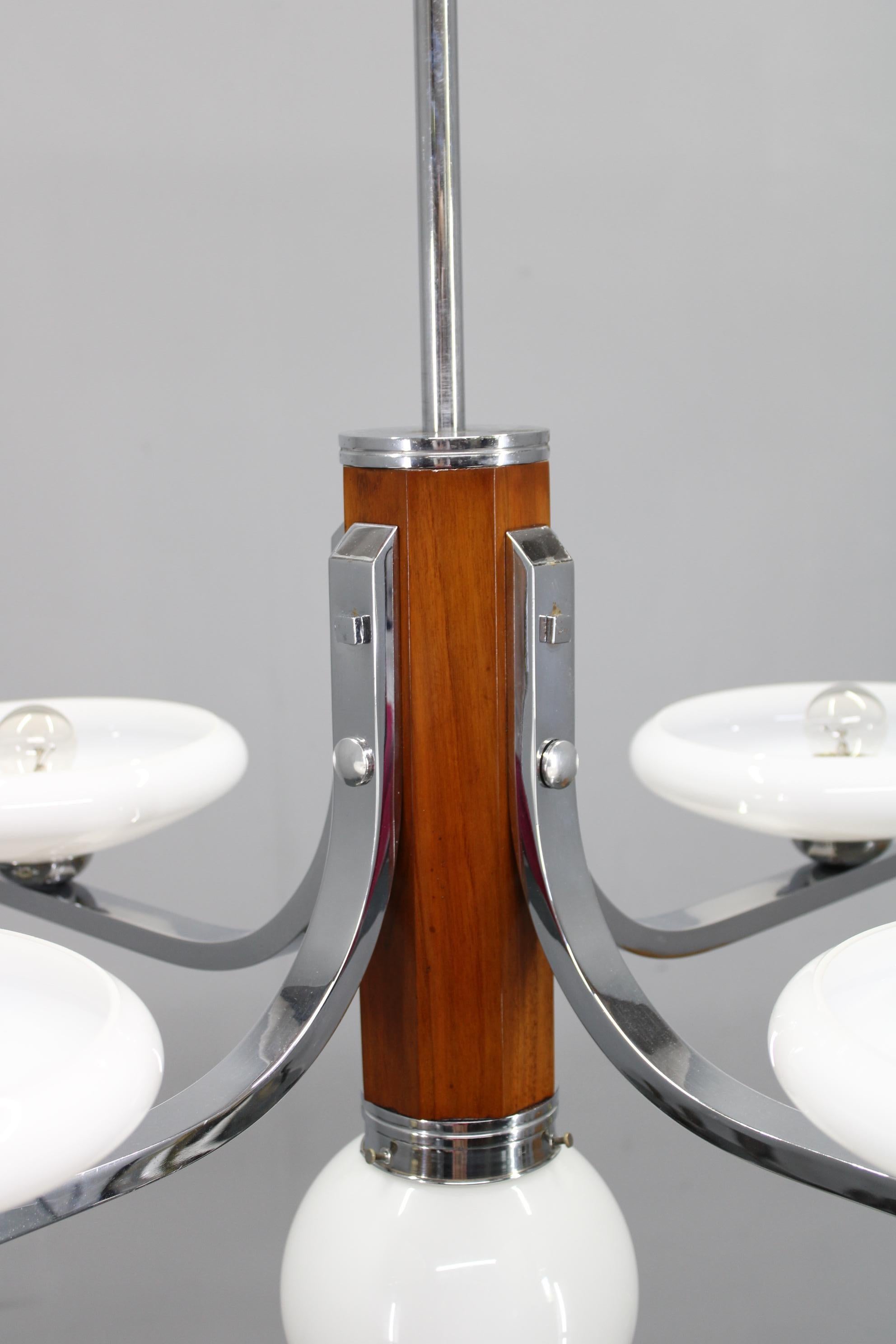 Art Deco Chrome and Walnut Chandelier with Milky Glass Shades, Czechoslovakia, 1 (Mitte des 20. Jahrhunderts) im Angebot