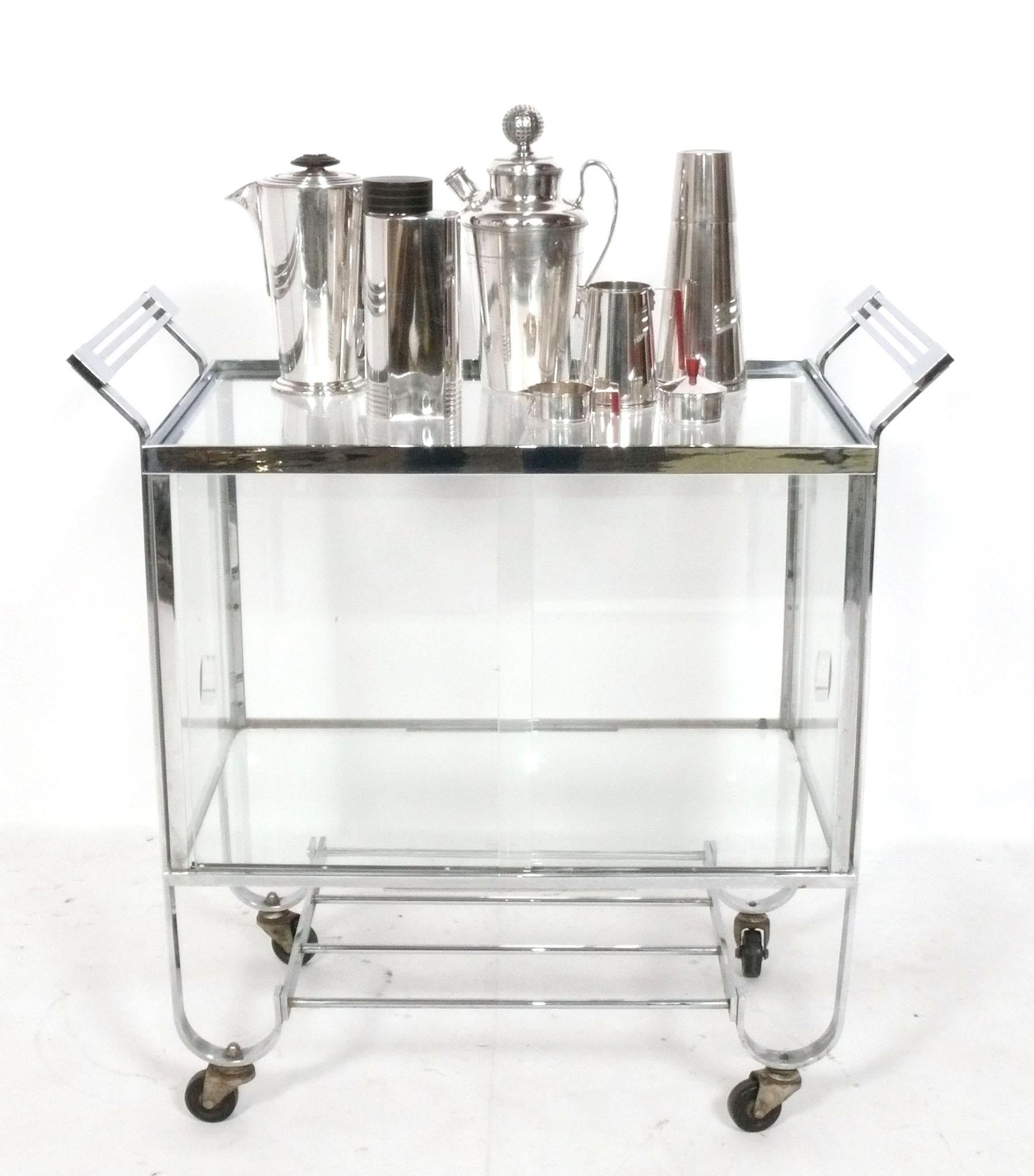 Carrito de bar Art Decó cromado de Treitel Gratz NYC circa 1930s Vidrio en venta