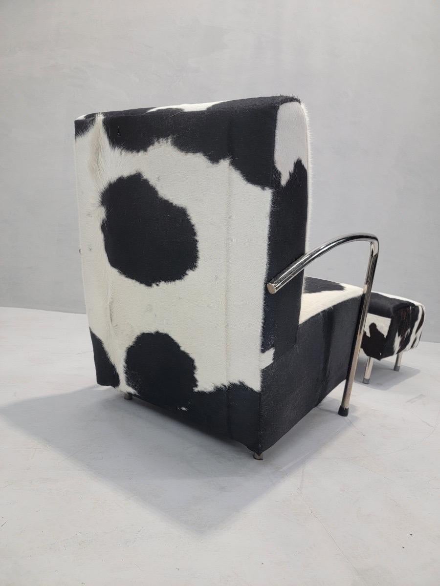 Cuir de vache Ensemble bar-salon et pouf Art déco chromé nouvellement tapissé en cuir de vache poilu en vente
