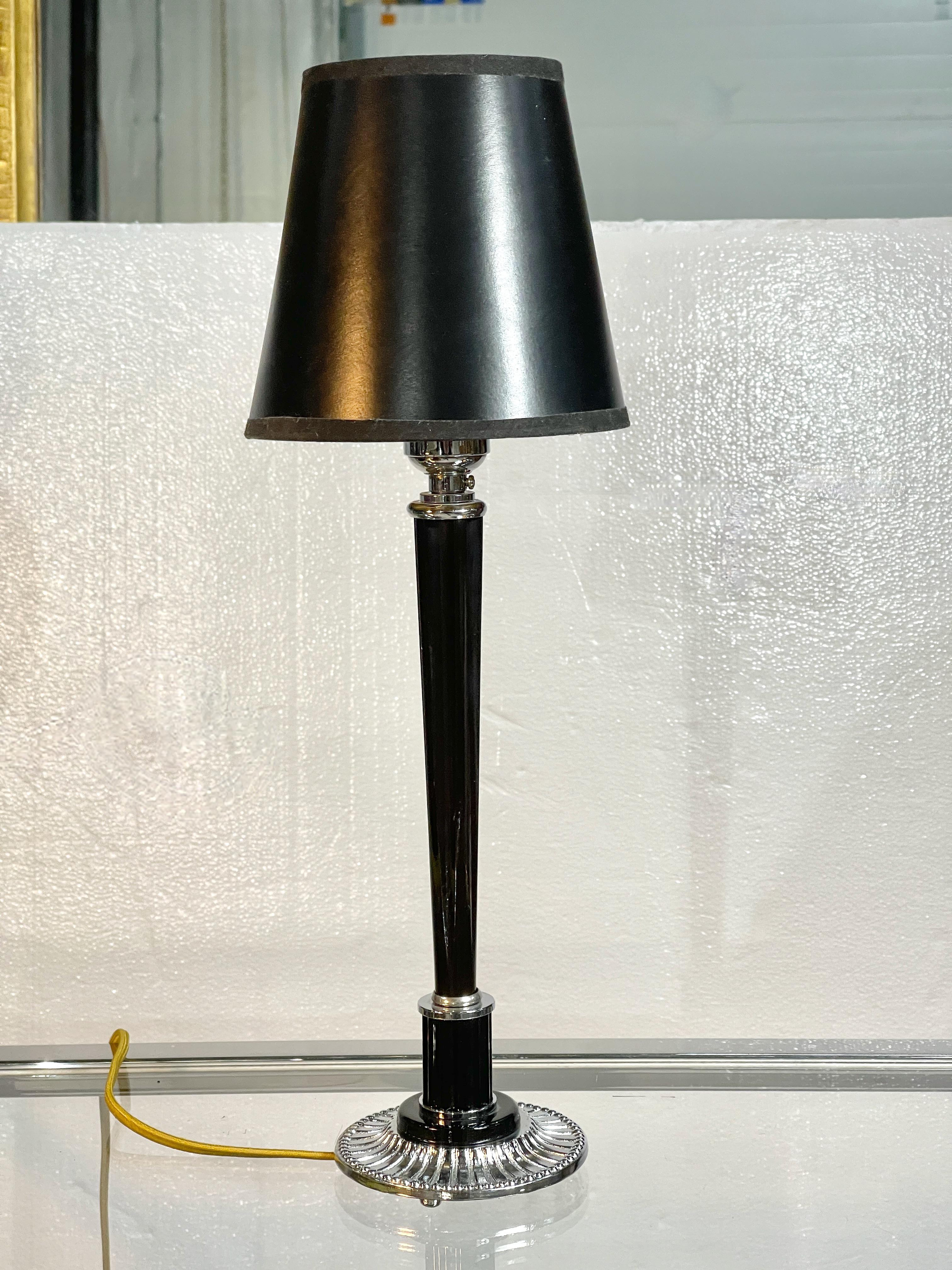 Art Deco Chrome & Black Elongated Tapered Lamp In Good Condition For Sale In Hanover, MA