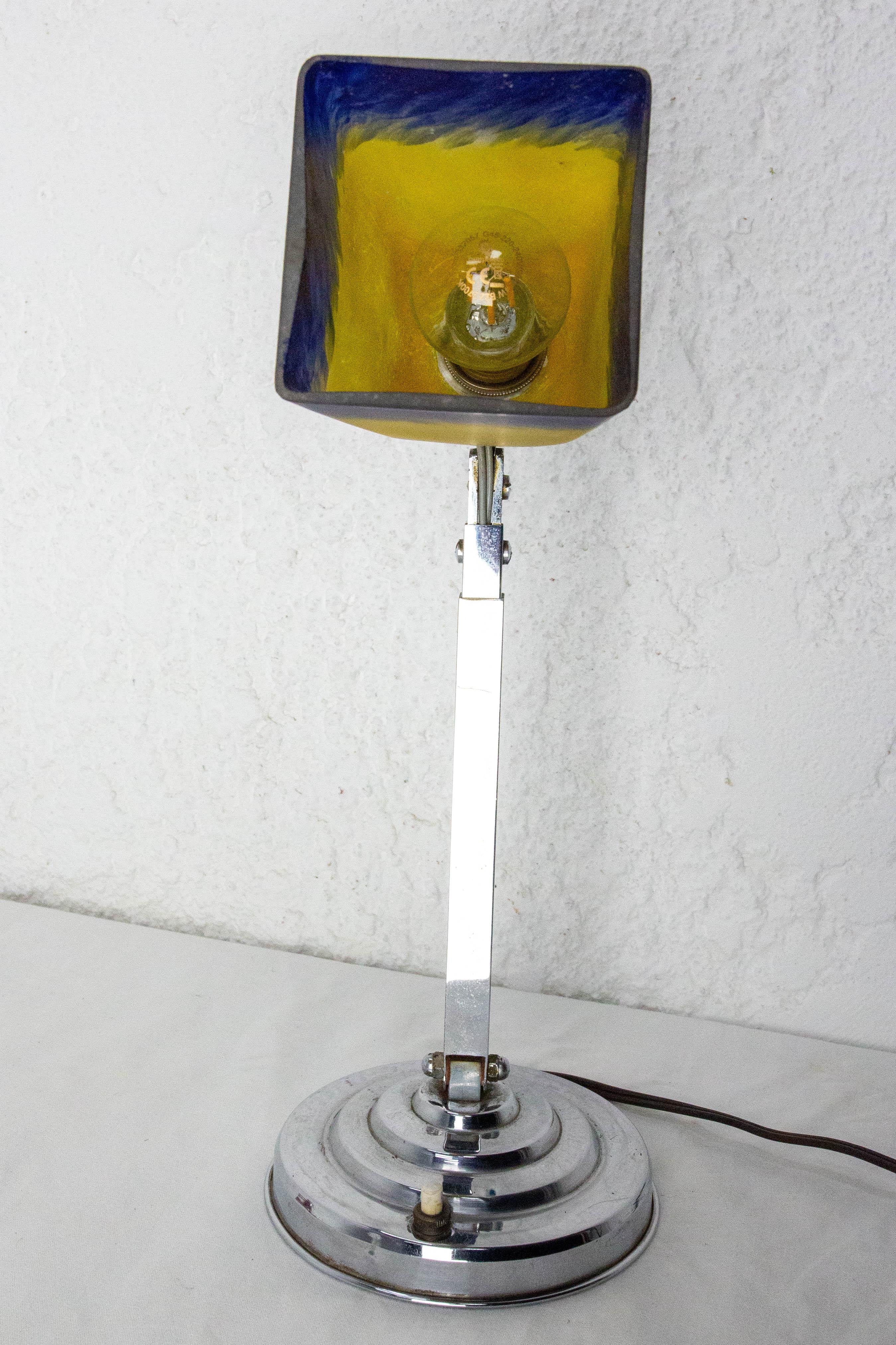 Lampe de table Art Déco en verre peint bleu et jaune, française, circa 1930 en vente 2