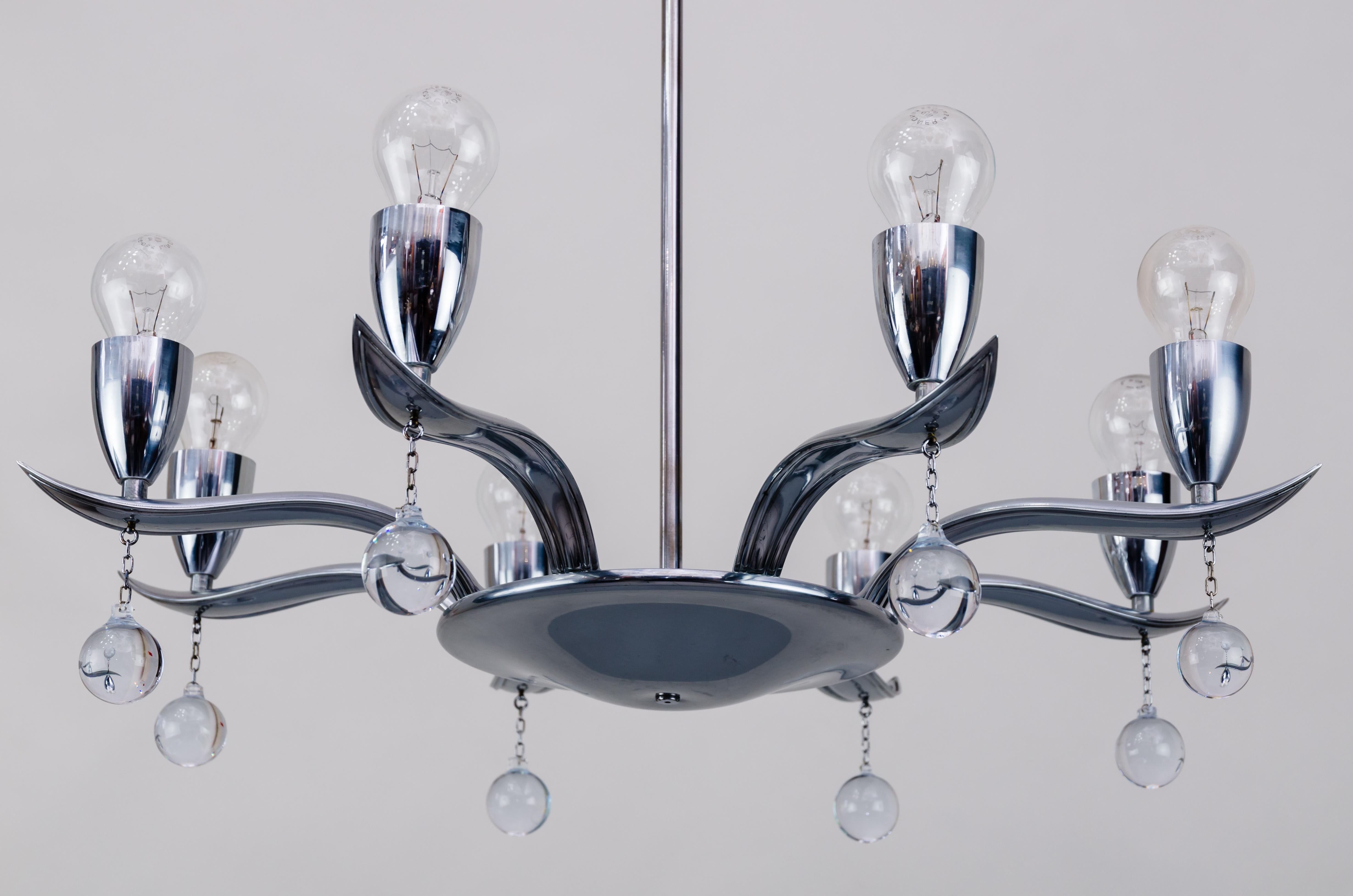 Lampadario Art Deco cromato, anni '30 circa
Condizioni originali.
