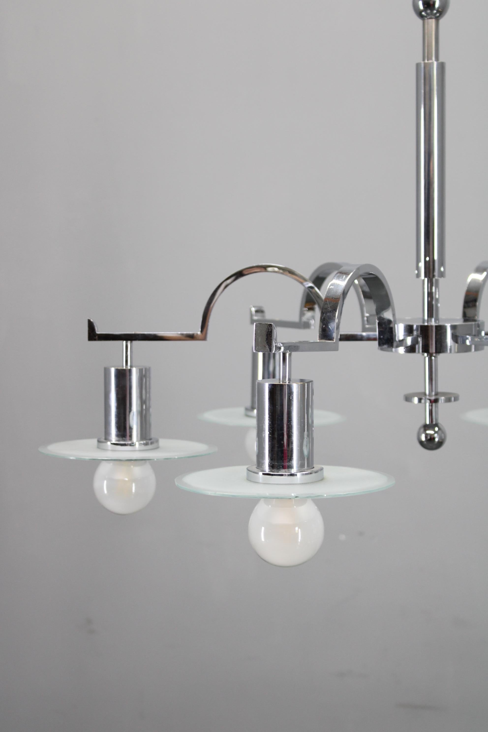 Art Déco Art Deco Chrome Chandelier with 6 Sandblasted Glass Discs, Czechoslovakia 1930s in vendita