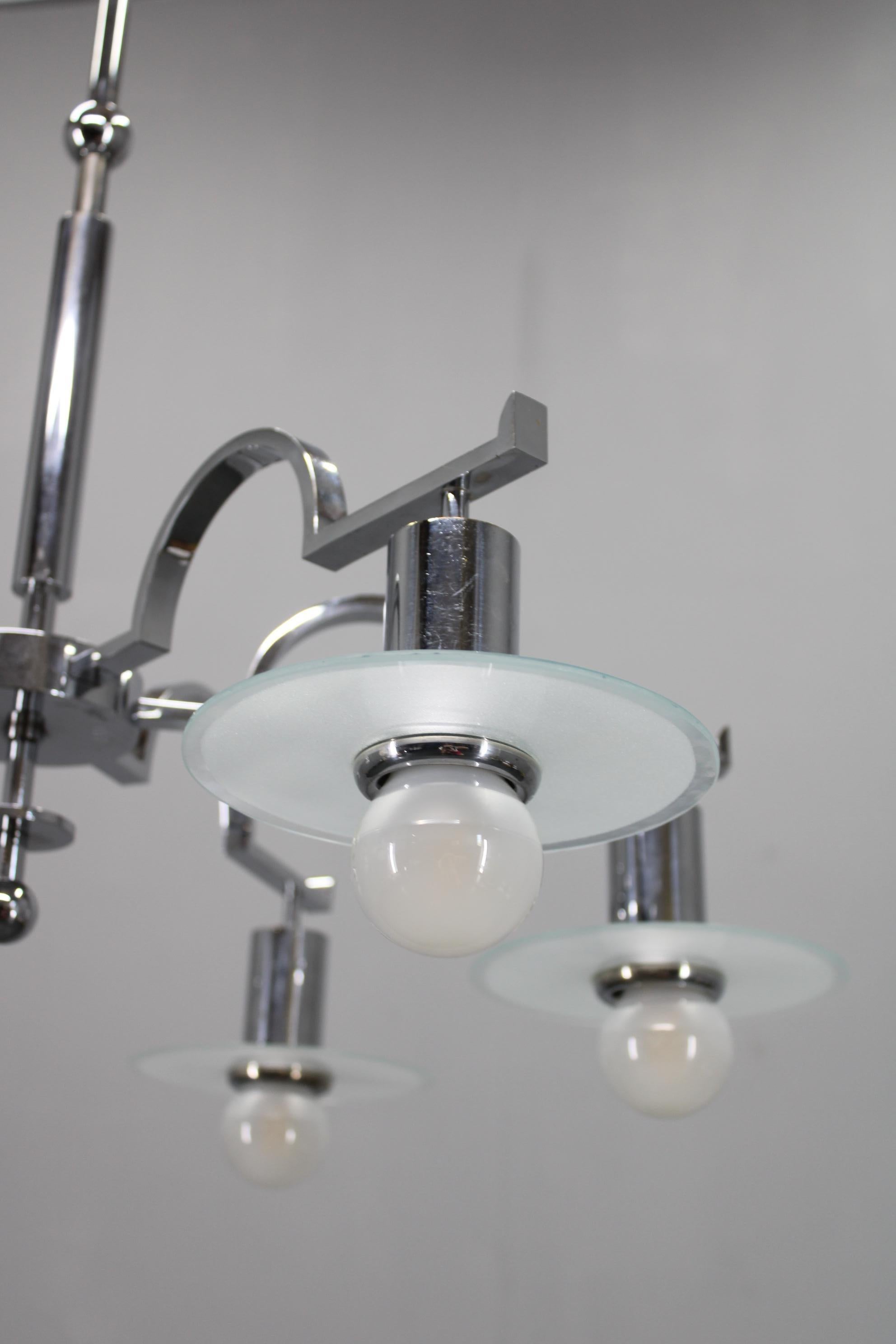 Ceco Art Deco Chrome Chandelier with 6 Sandblasted Glass Discs, Czechoslovakia 1930s in vendita