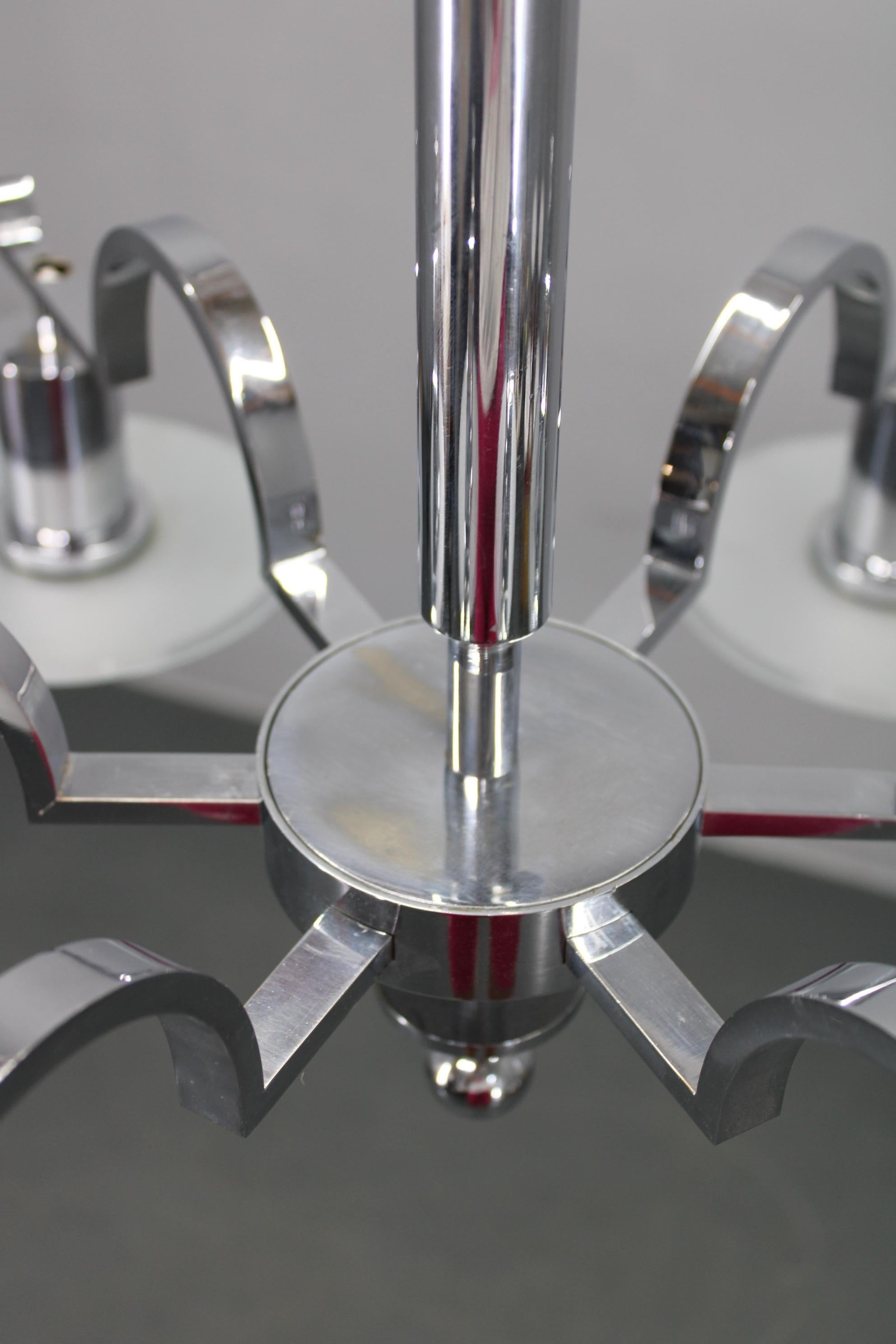 Art Deco Chrome Chandelier with 6 Sandblasted Glass Discs, Czechoslovakia 1930s In condizioni buone in vendita a Praha, CZ