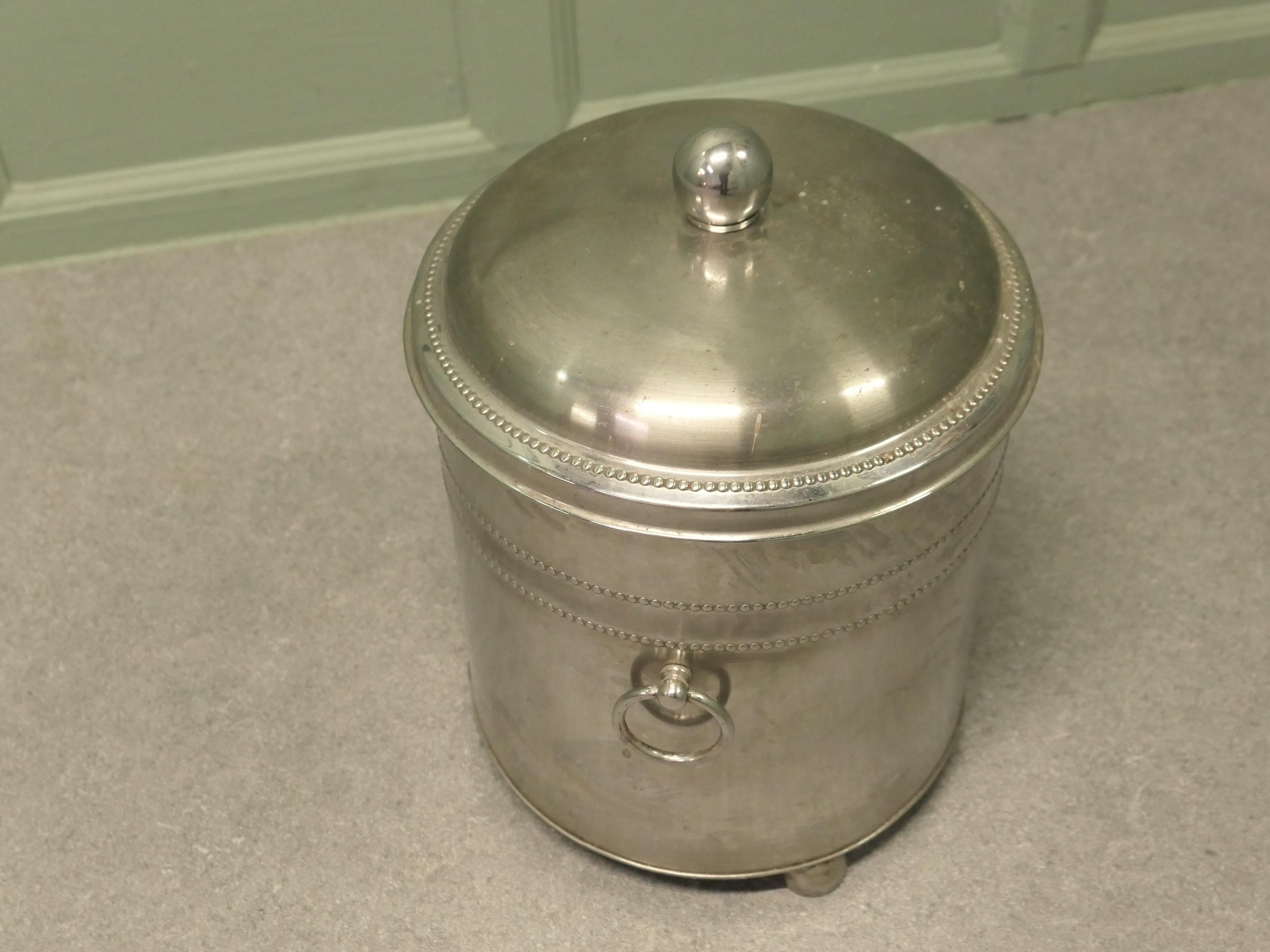 Cromo Secchio da carbone cromato Art Deco Un design classico e un pezzo di qualità in vendita