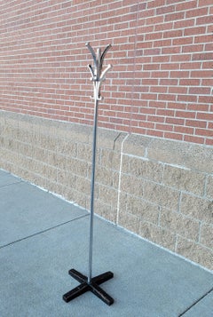 Art Deco Chrome Coat Tree by Gilbert Rohde for Troy Sunshade, circa 1930s