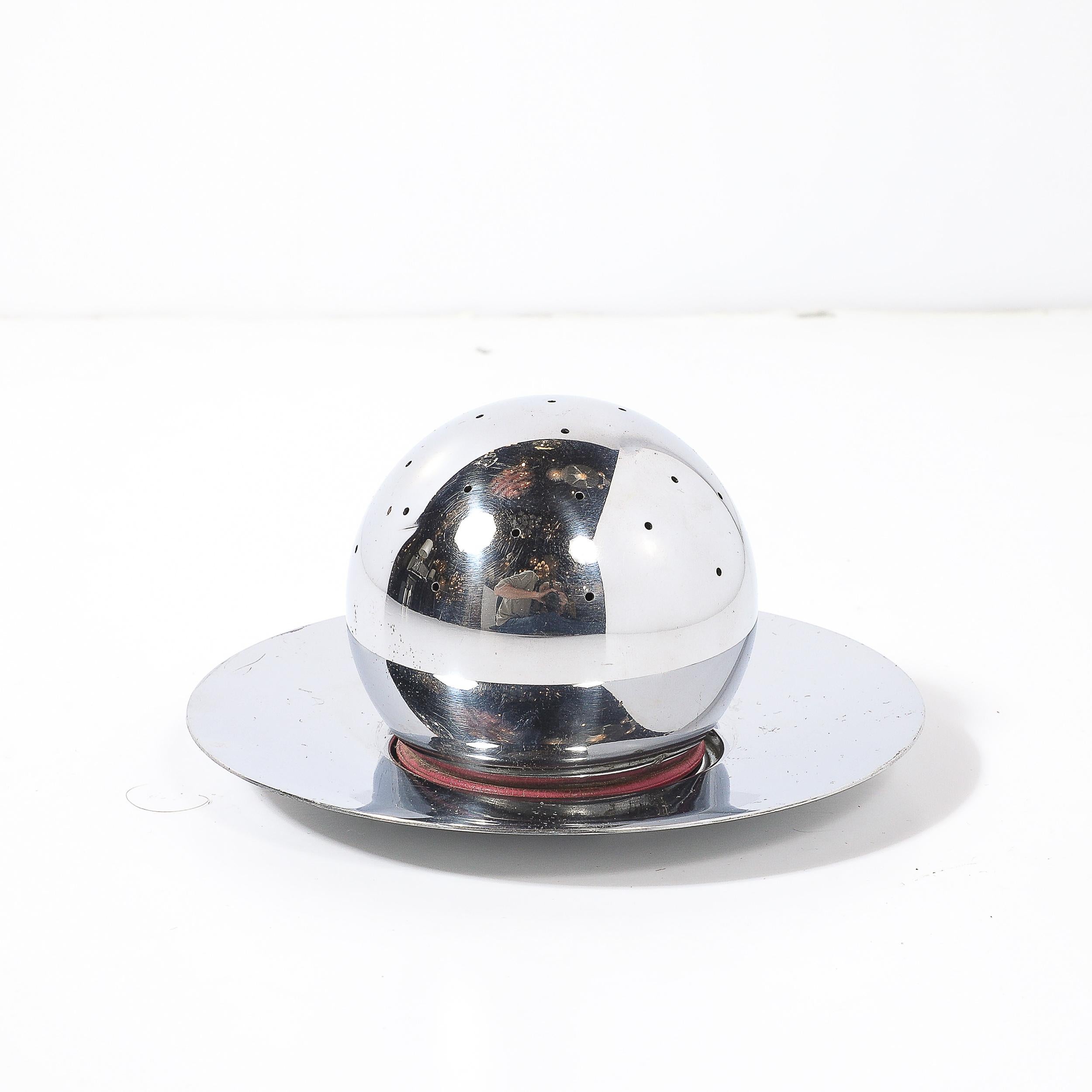 Verchromte Art Deco Cocktailkugel und Olympia Untertasse von Russel Wright für Chase (amerikanisch) im Angebot