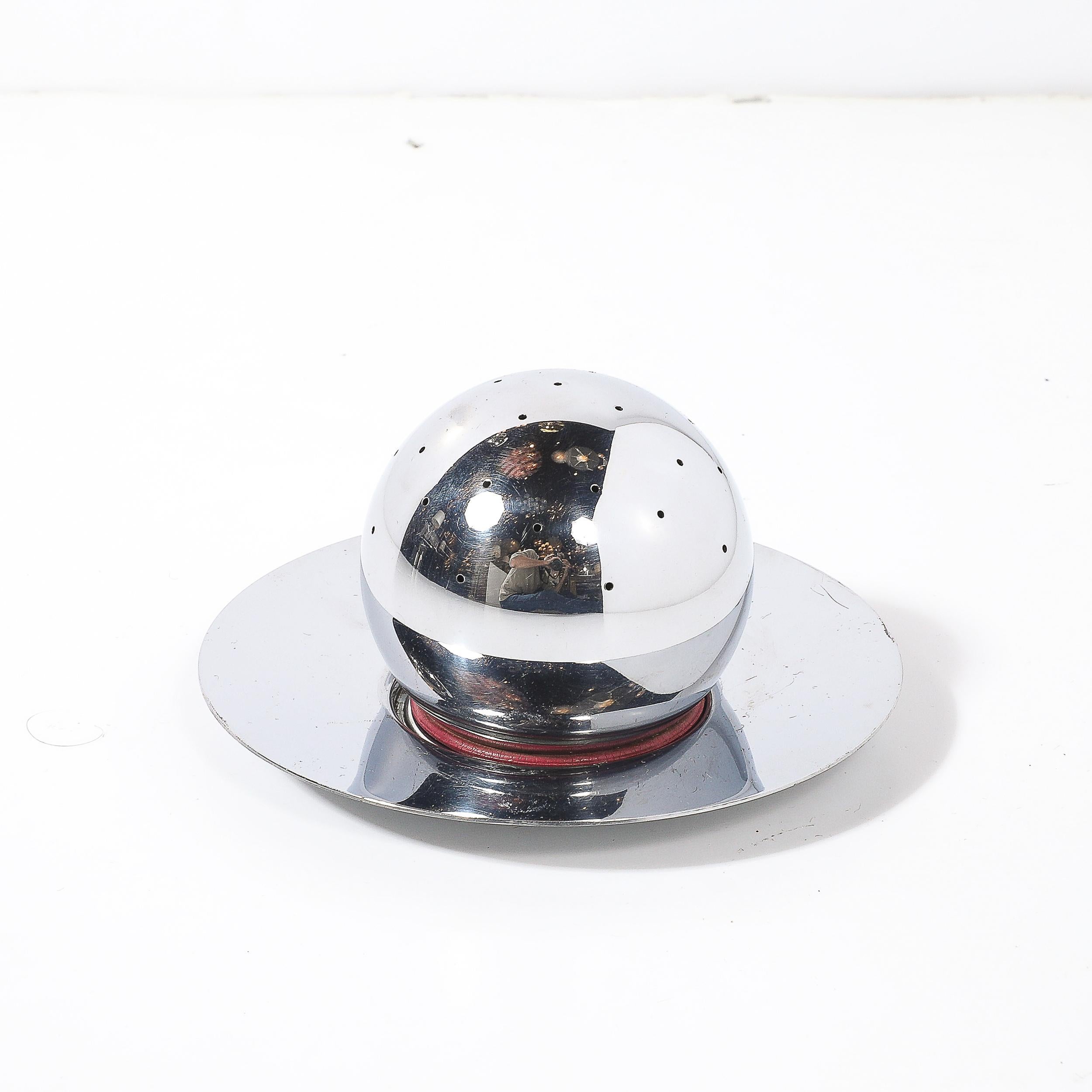 Verchromte Art Deco Cocktailkugel und Olympia Untertasse von Russel Wright für Chase im Zustand „Hervorragend“ im Angebot in New York, NY